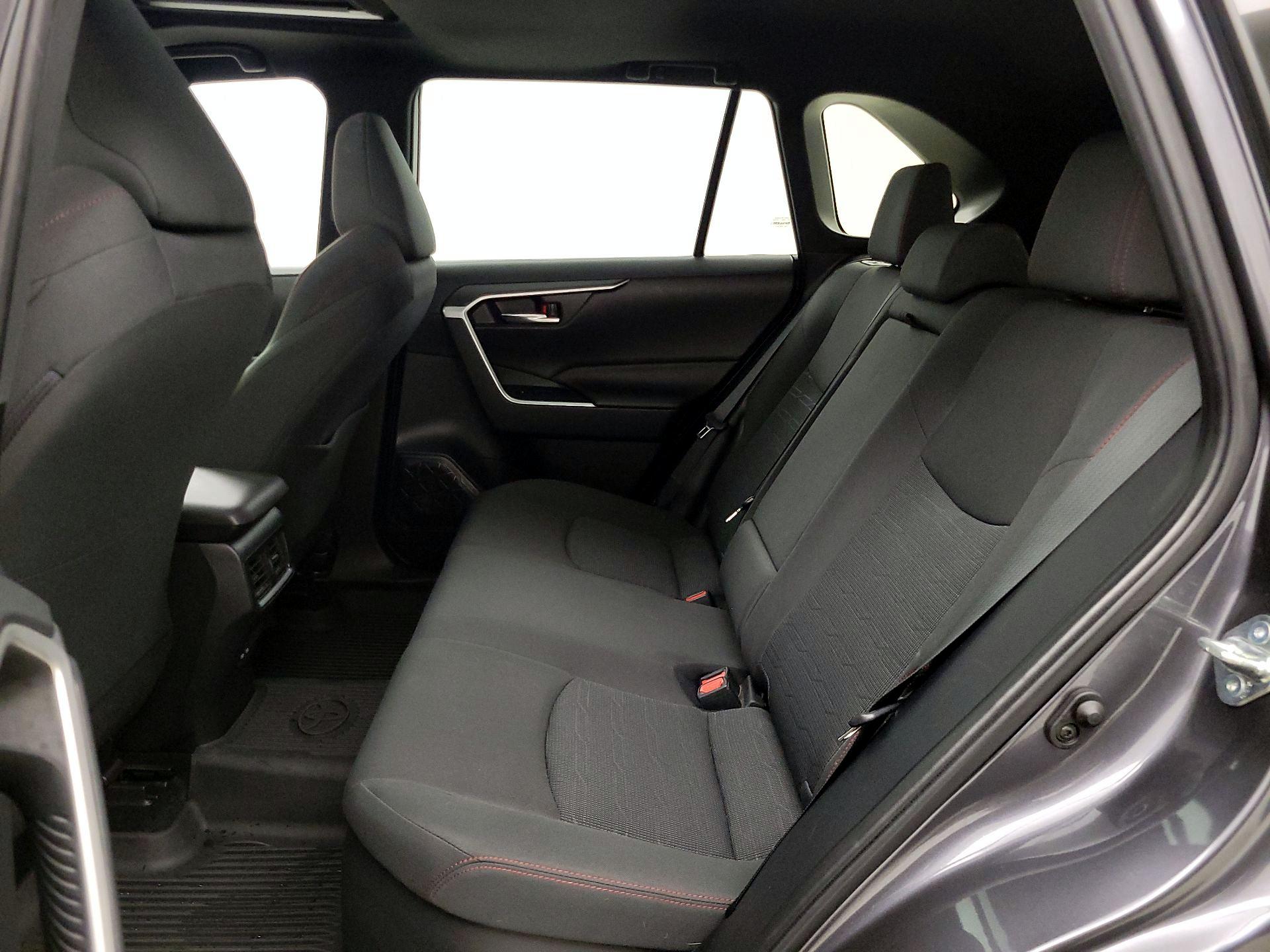 Thumbnail: 2022 Toyota RAV4 - 20