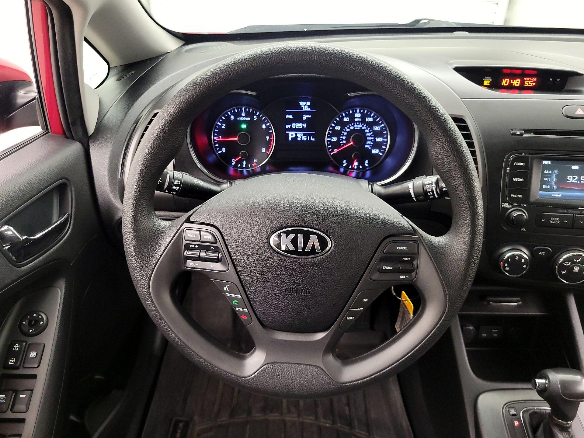 Thumbnail: 2016 Kia Forte - 10