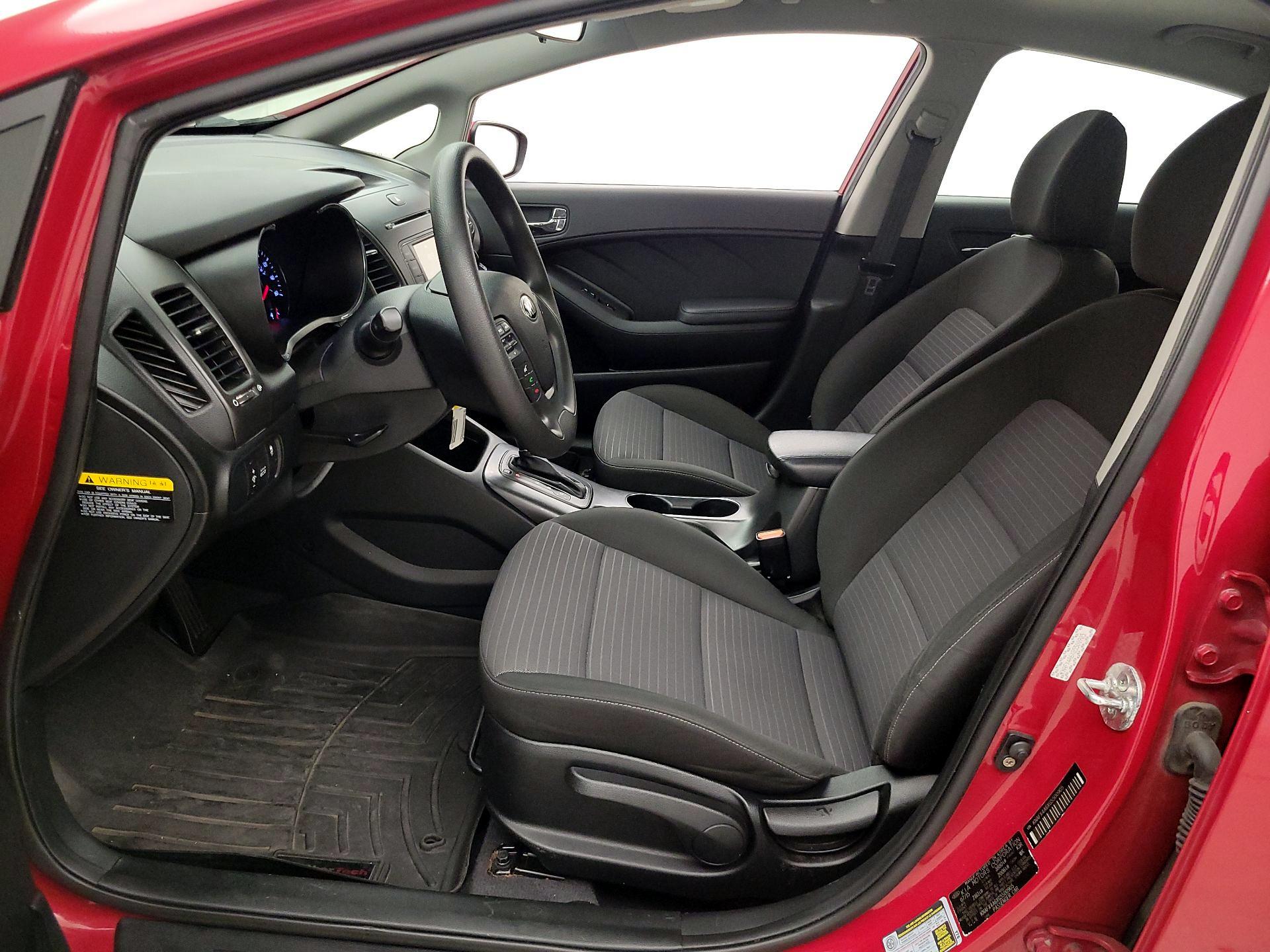 Thumbnail: 2016 Kia Forte - 11