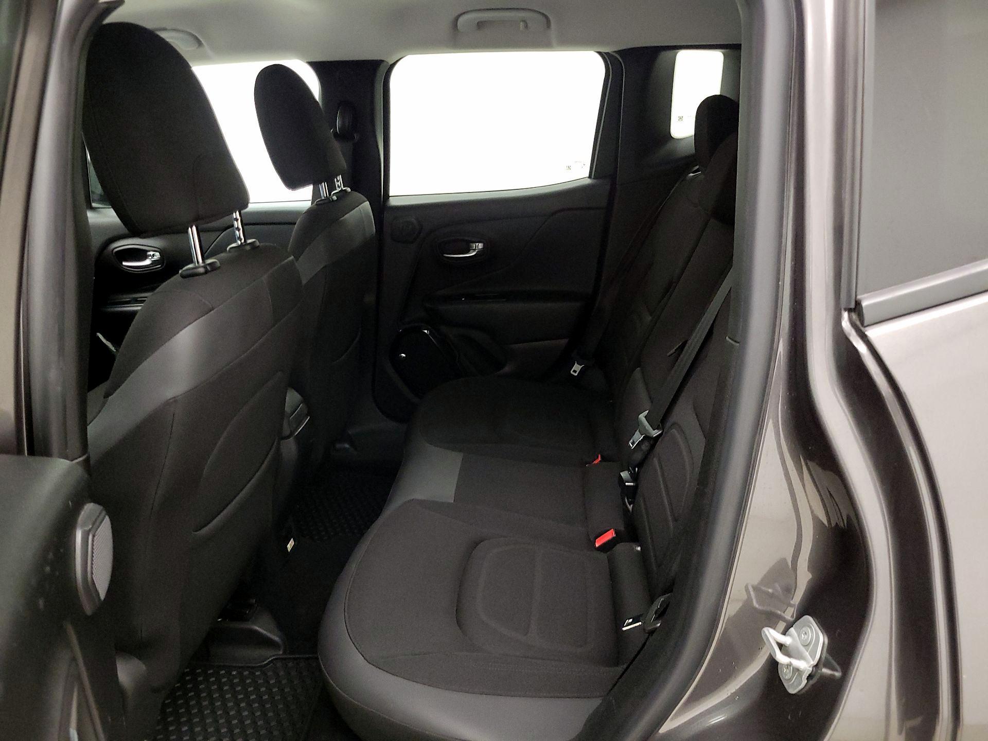 Thumbnail: 2016 Jeep Renegade - 19