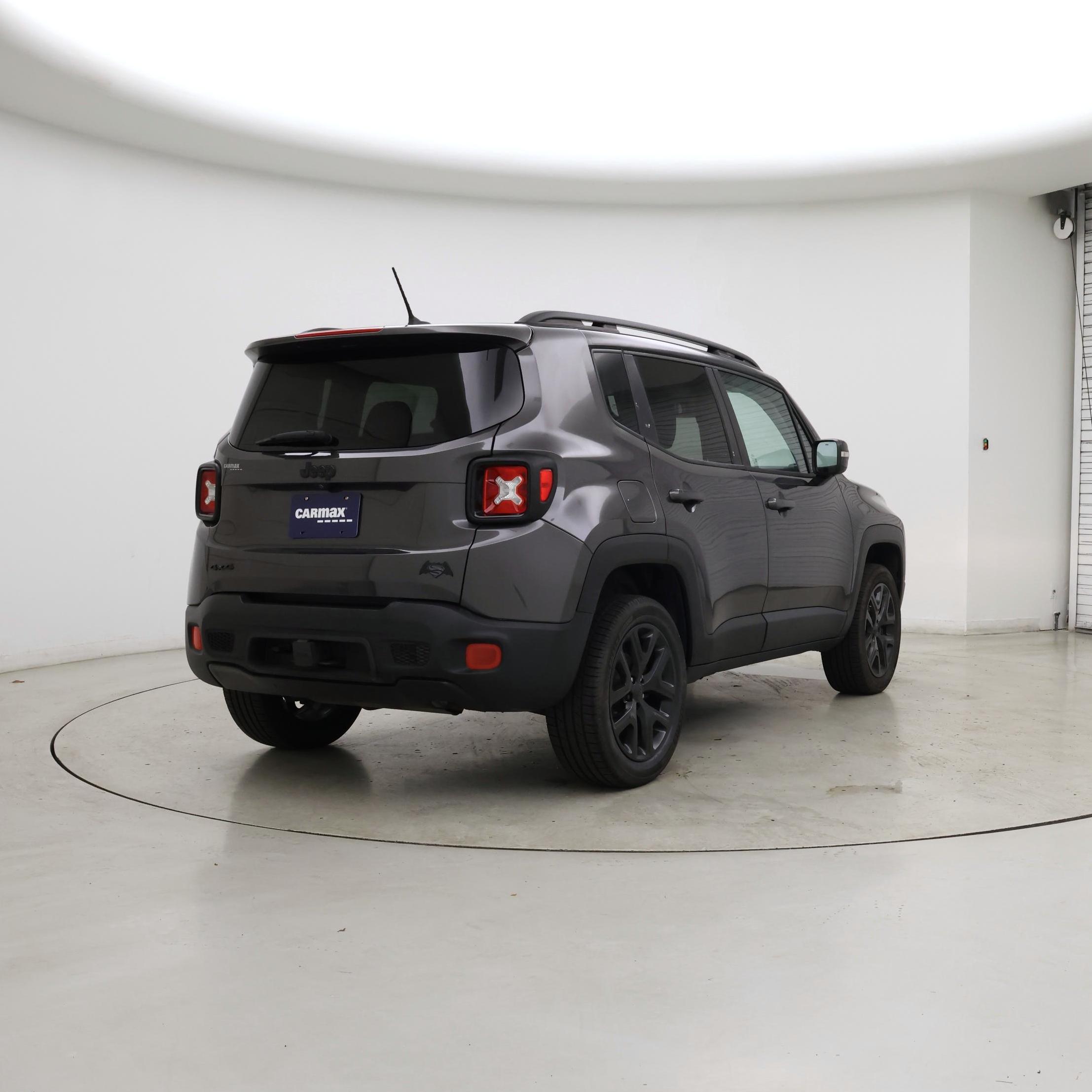 Thumbnail: 2016 Jeep Renegade - 8