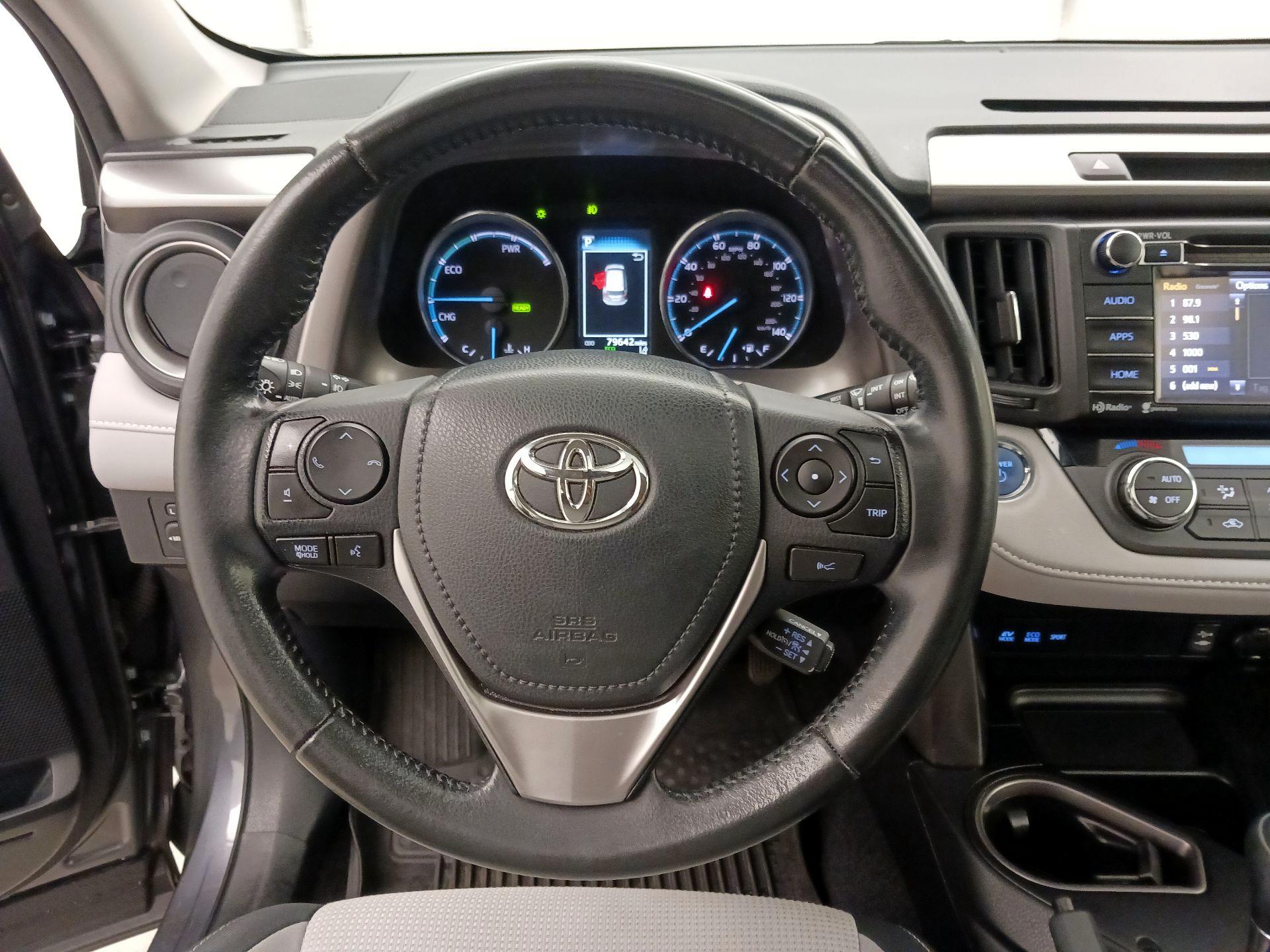 Thumbnail: 2017 Toyota RAV4 - 10