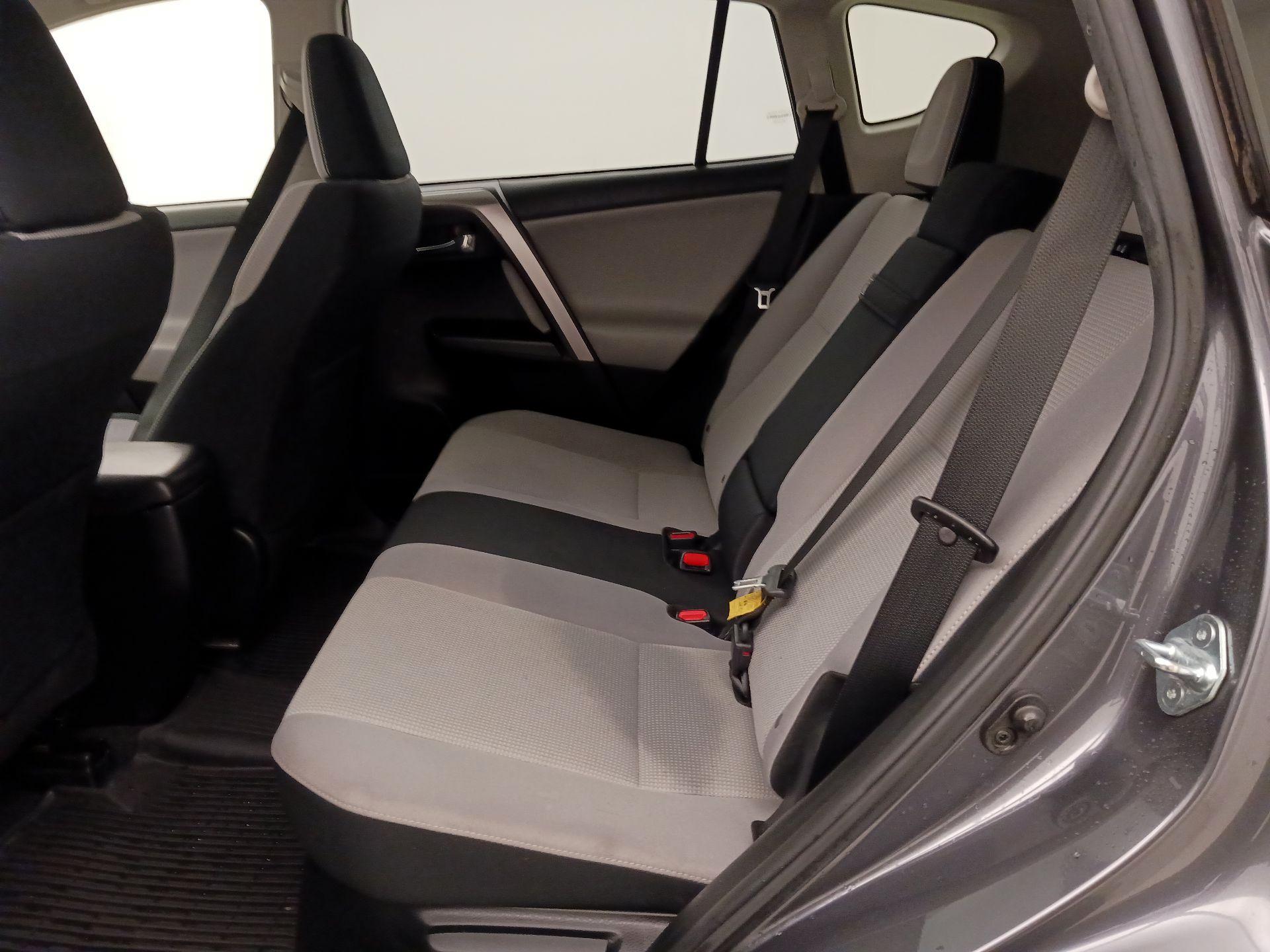 Thumbnail: 2017 Toyota RAV4 - 20