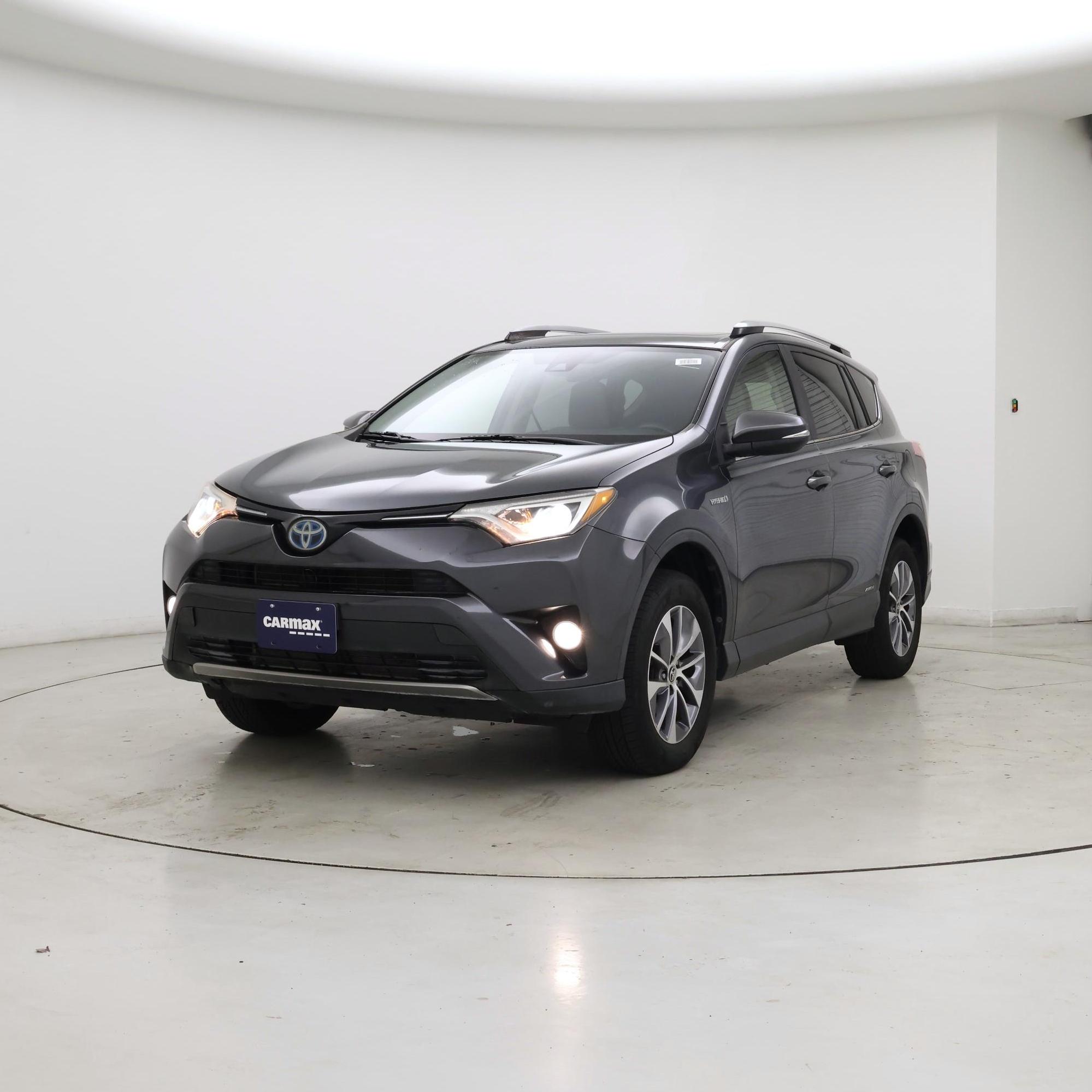 Thumbnail: 2017 Toyota RAV4 - 4