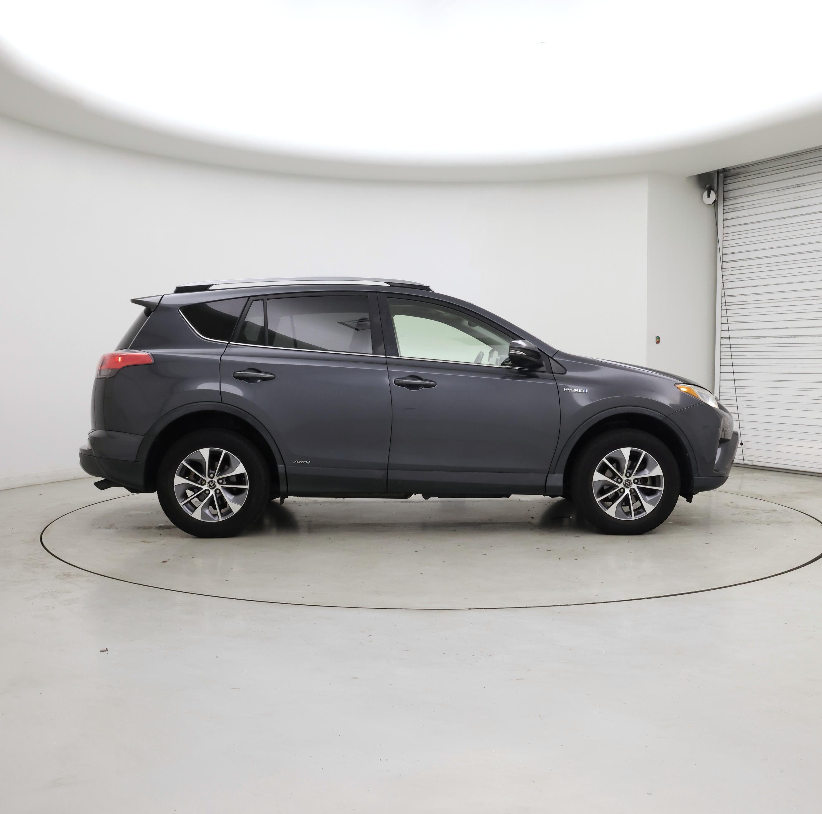 Thumbnail: 2017 Toyota RAV4 - 7