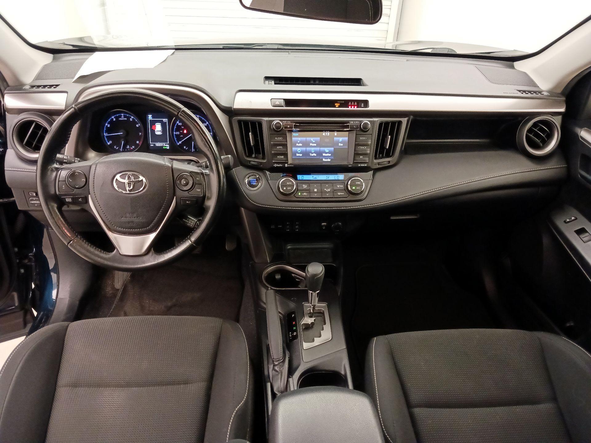 Thumbnail: 2018 Toyota RAV4 - 9