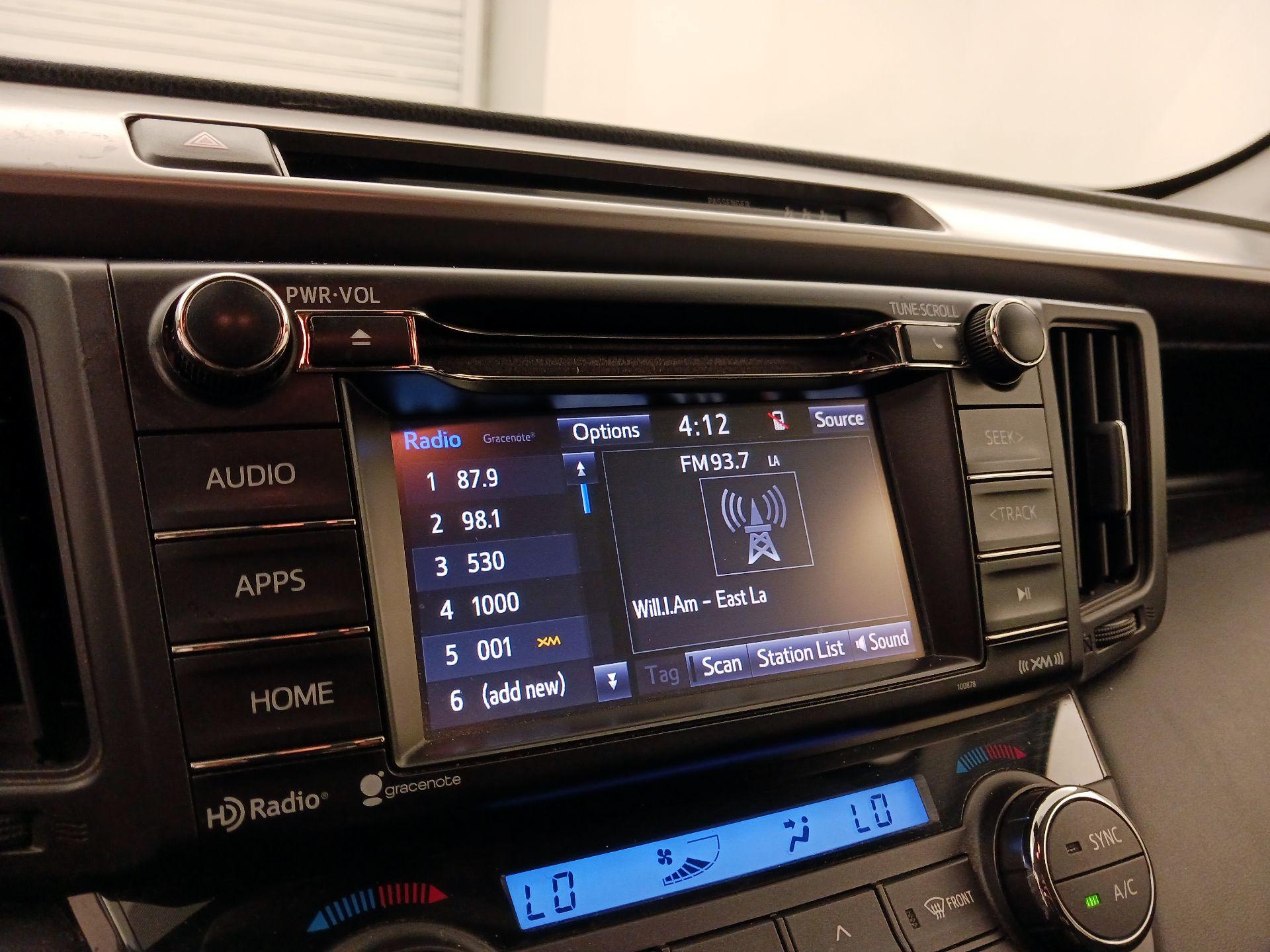 Thumbnail: 2018 Toyota RAV4 - 15