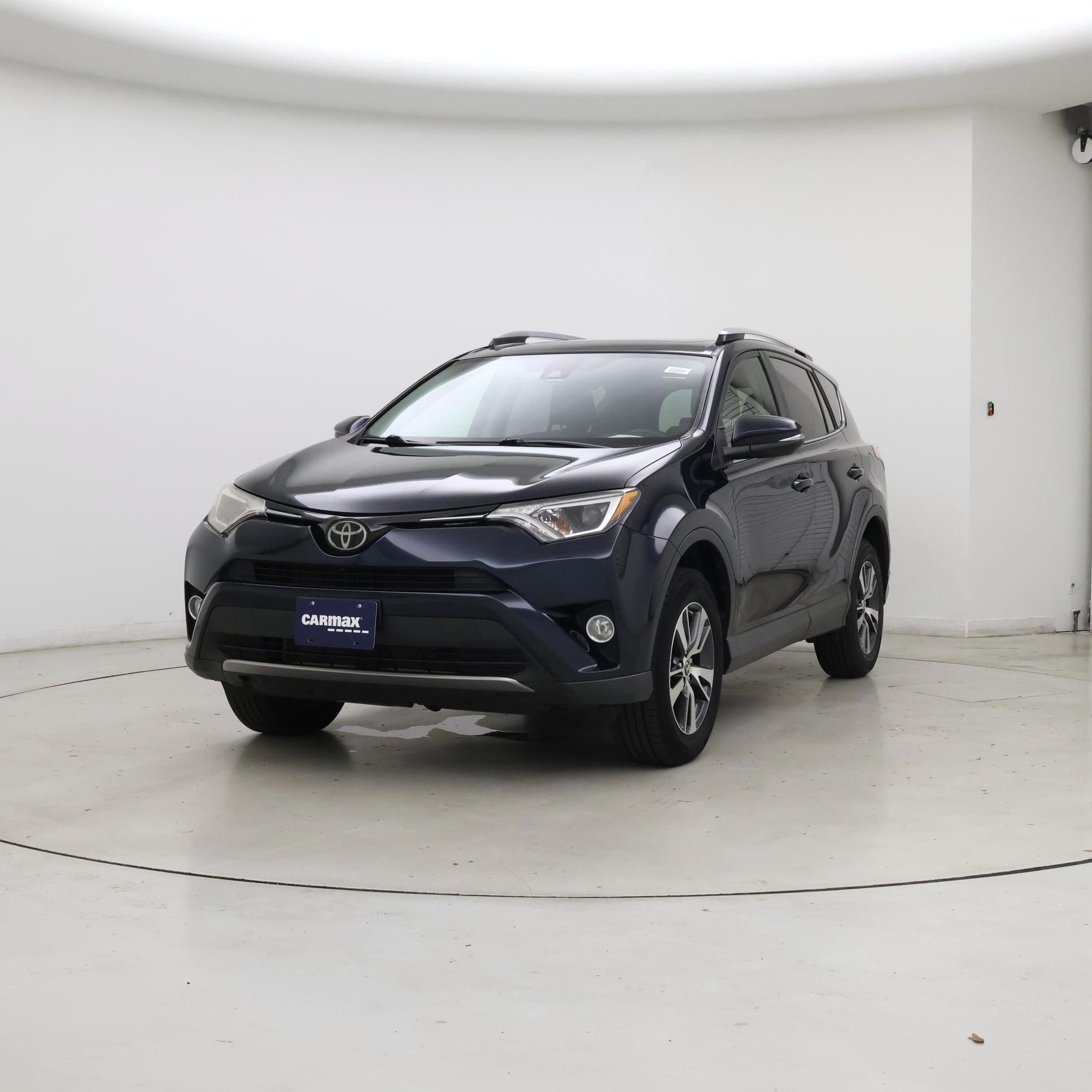 Thumbnail: 2018 Toyota RAV4 - 4