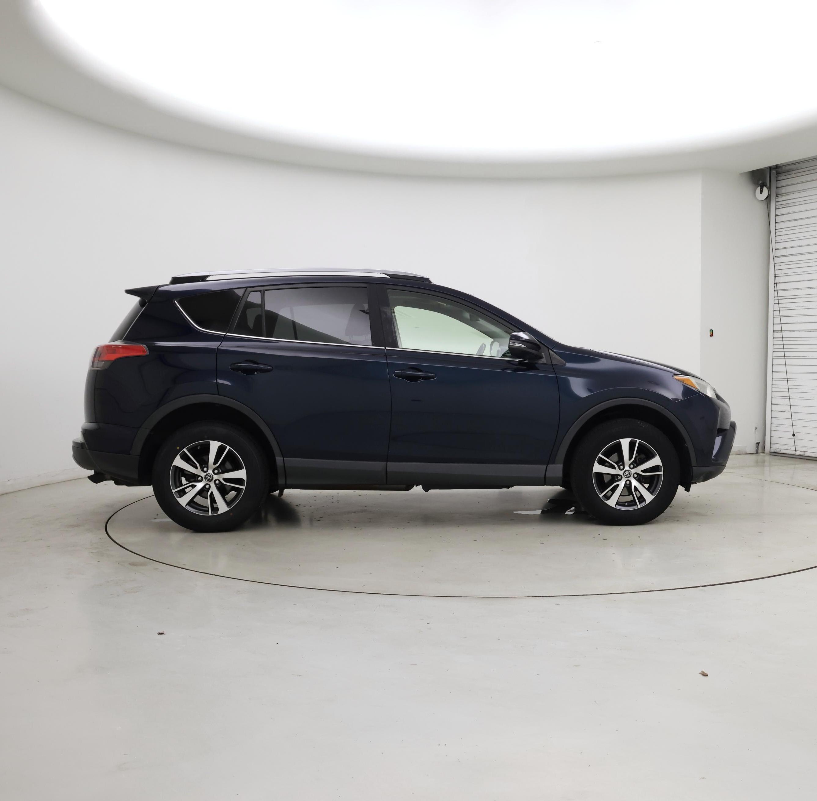 Thumbnail: 2018 Toyota RAV4 - 7