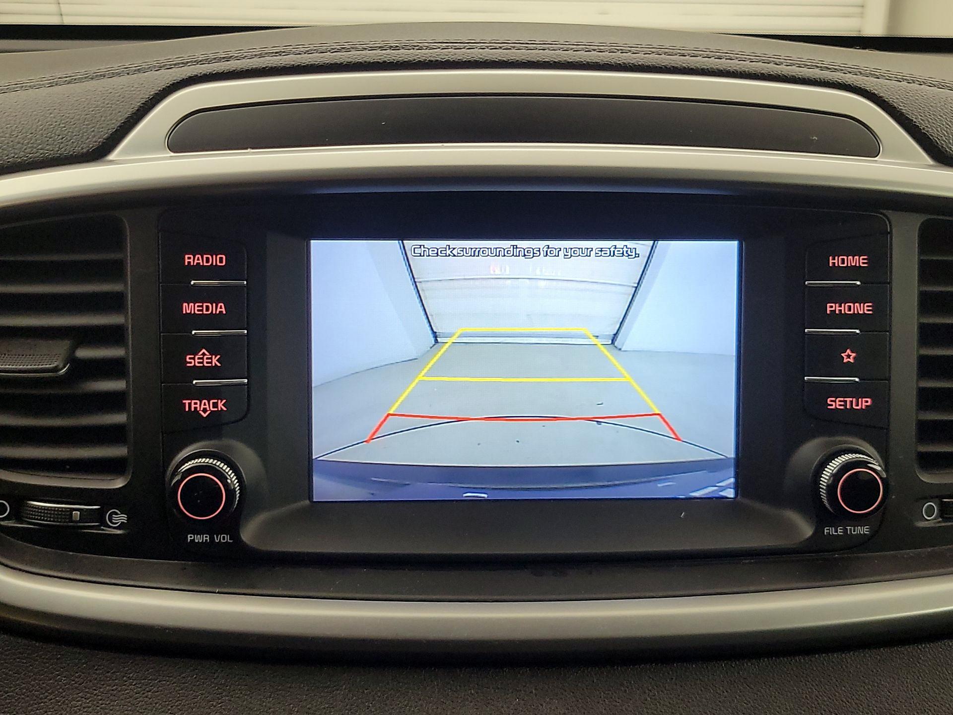 Thumbnail: 2019 Kia Sorento - 14