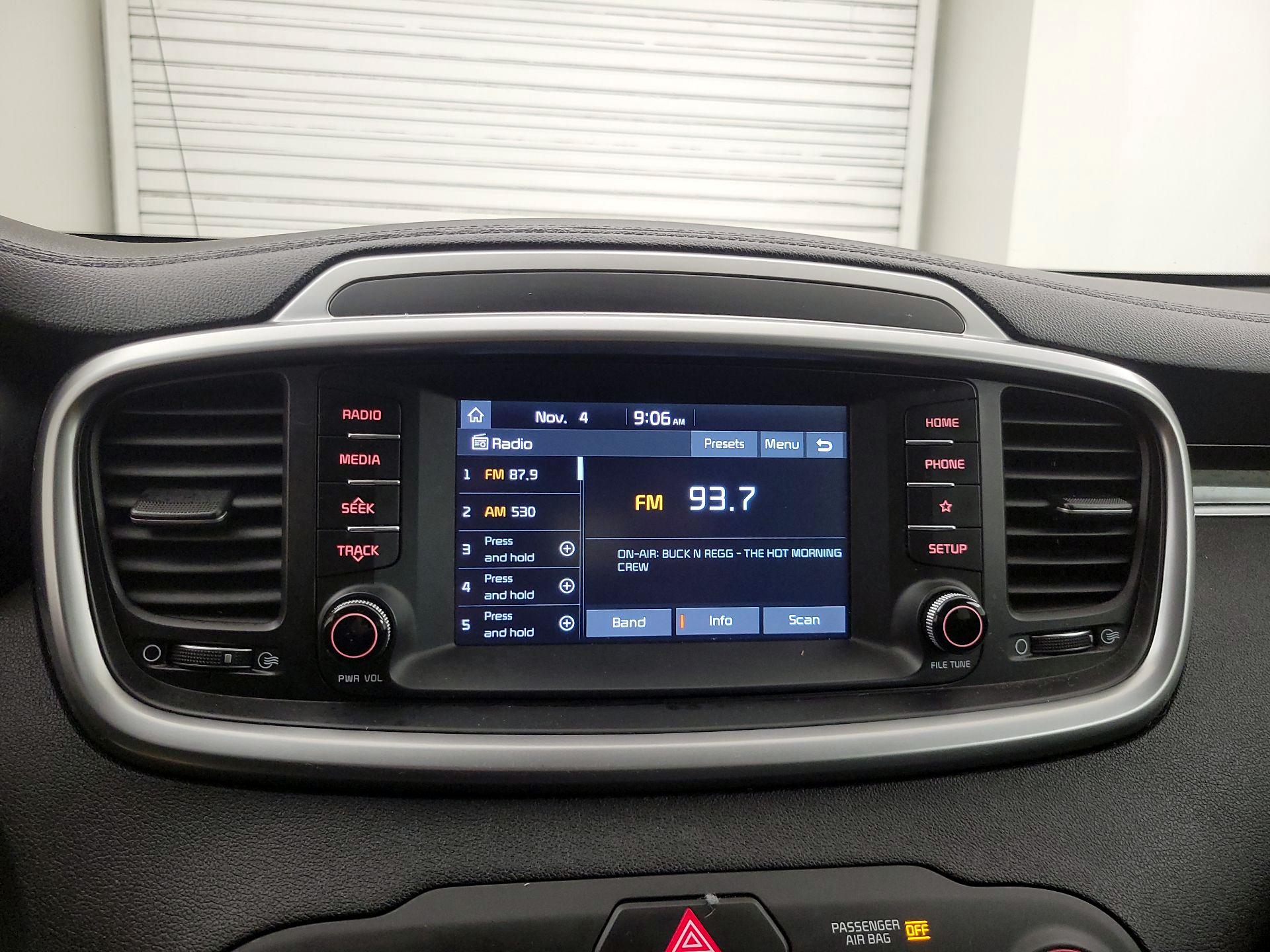 Thumbnail: 2019 Kia Sorento - 15