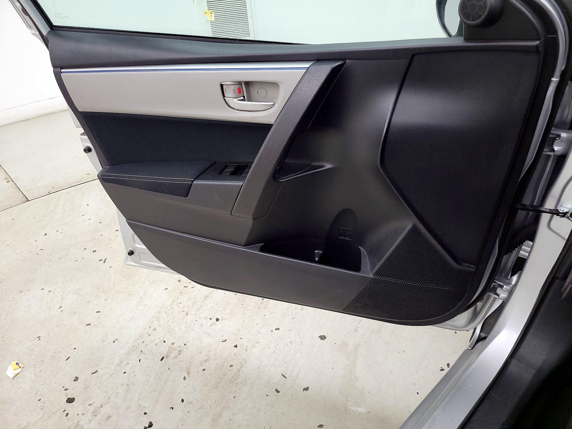 Thumbnail: 2015 Toyota Corolla - 12