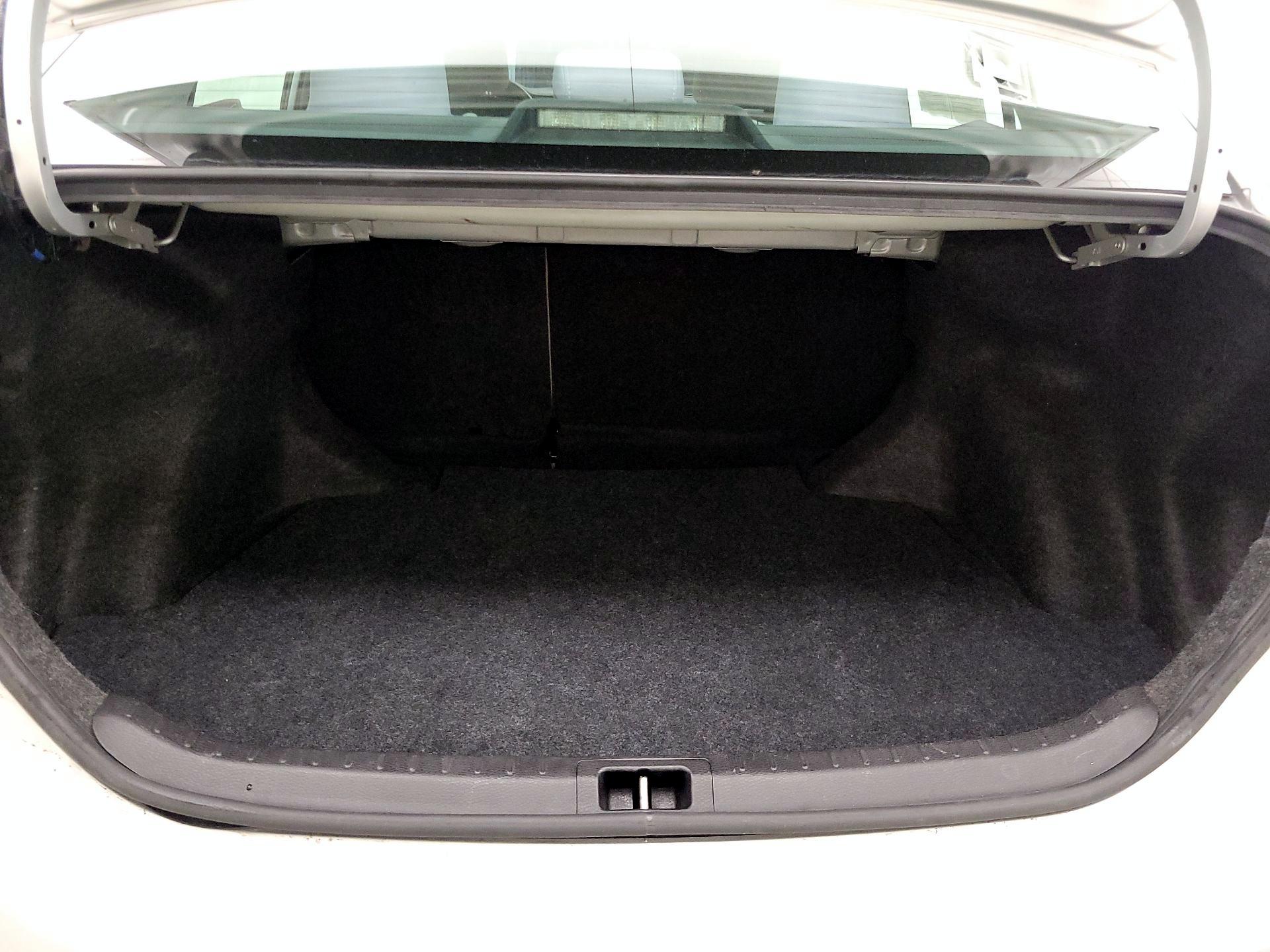 Thumbnail: 2015 Toyota Corolla - 20