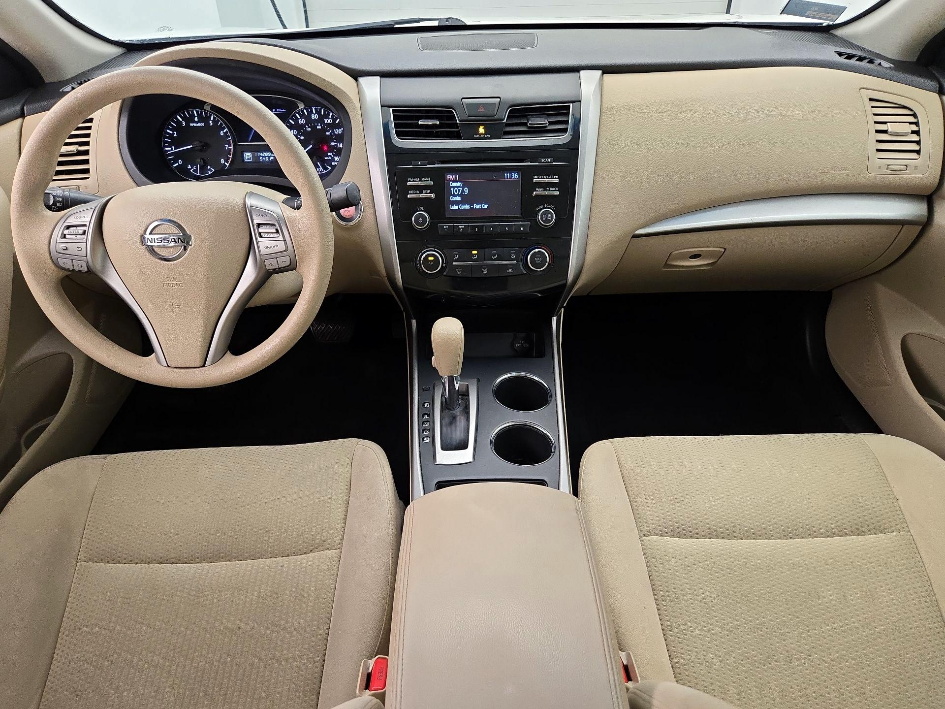 Thumbnail: 2015 Nissan Altima - 9