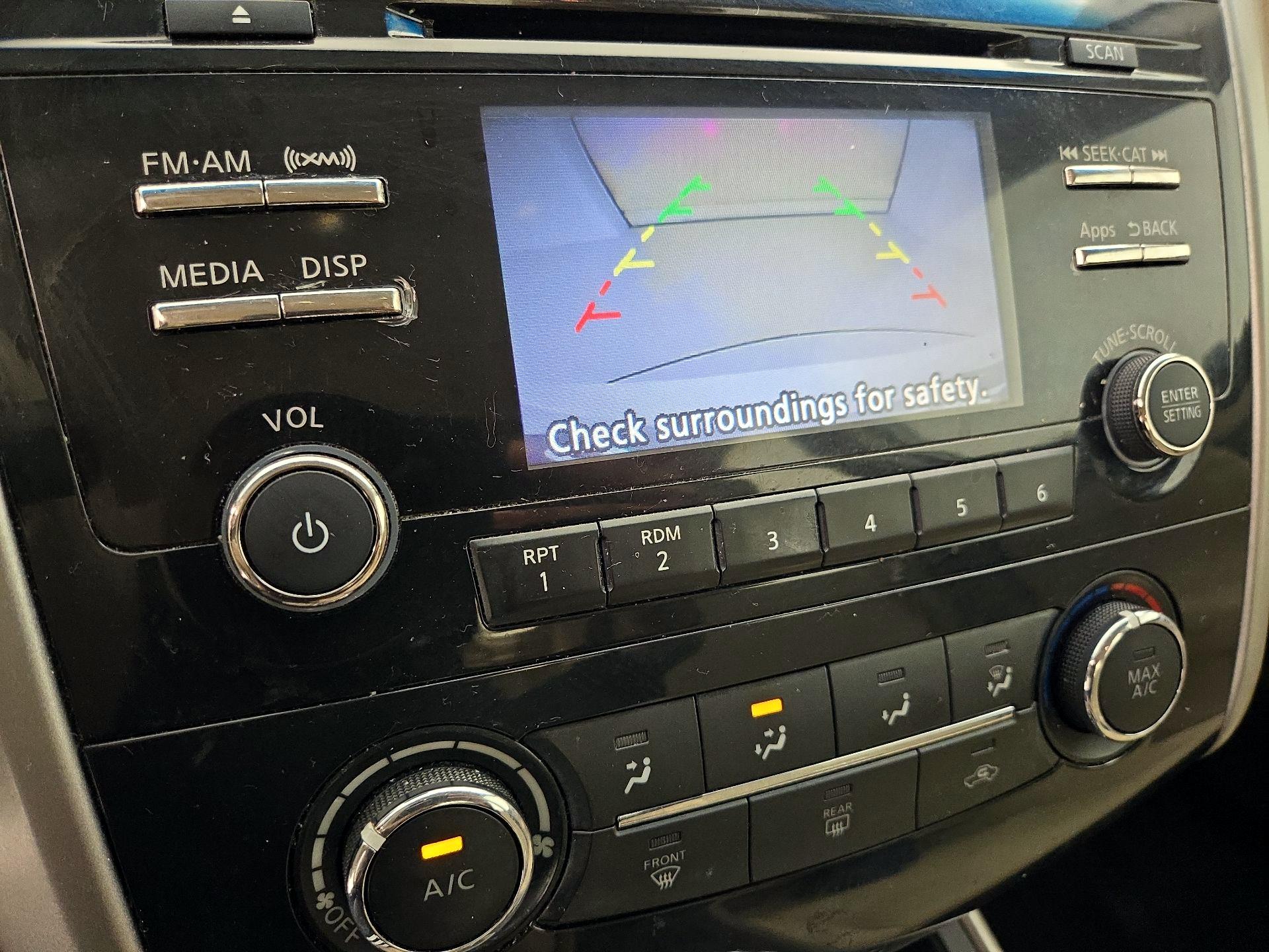 Thumbnail: 2015 Nissan Altima - 14