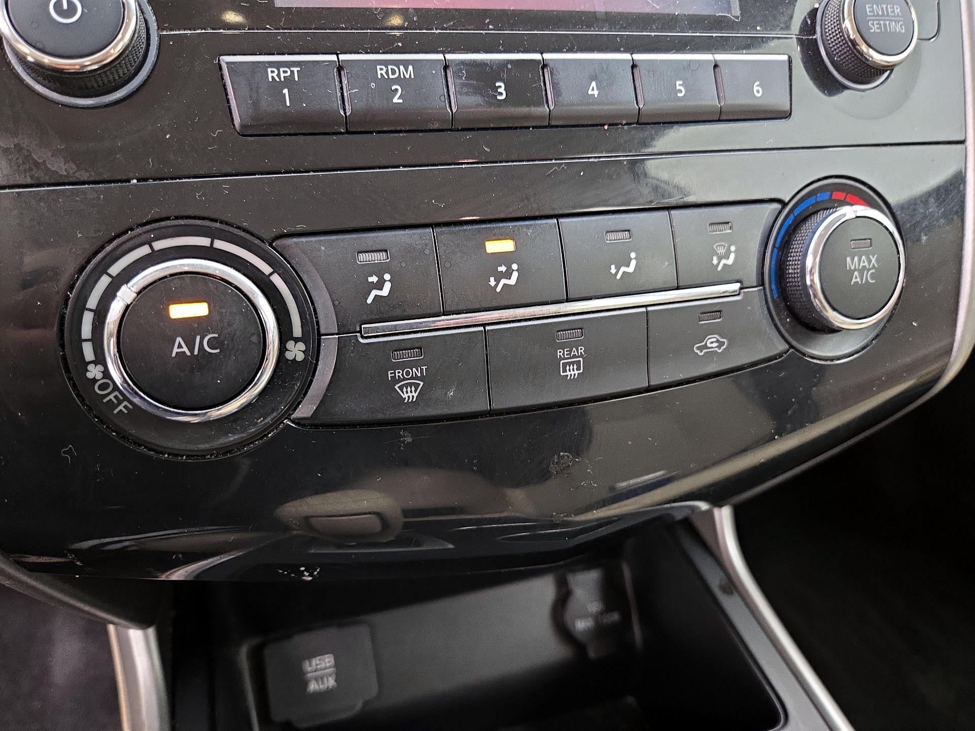 Thumbnail: 2015 Nissan Altima - 16