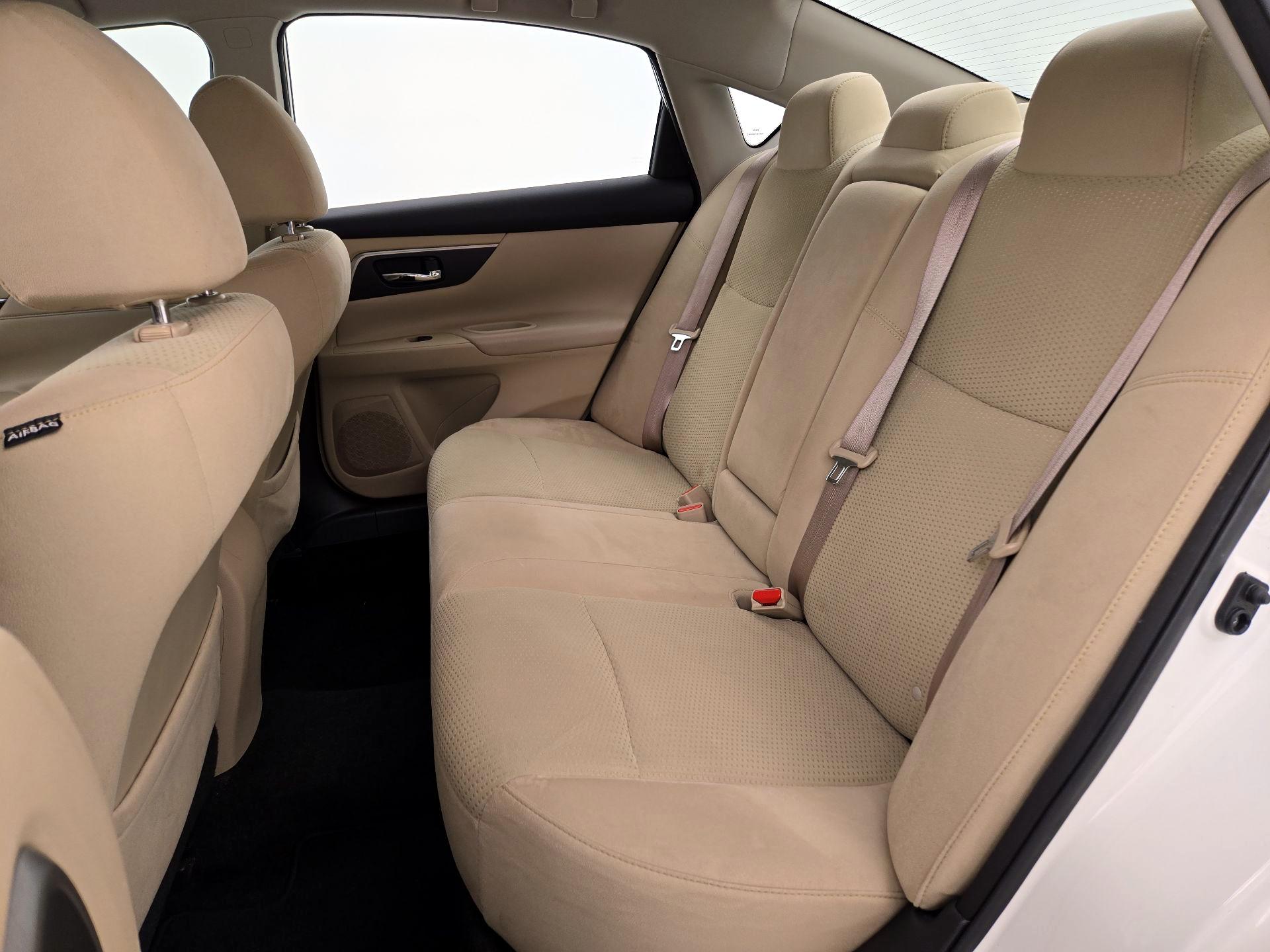 Thumbnail: 2015 Nissan Altima - 19