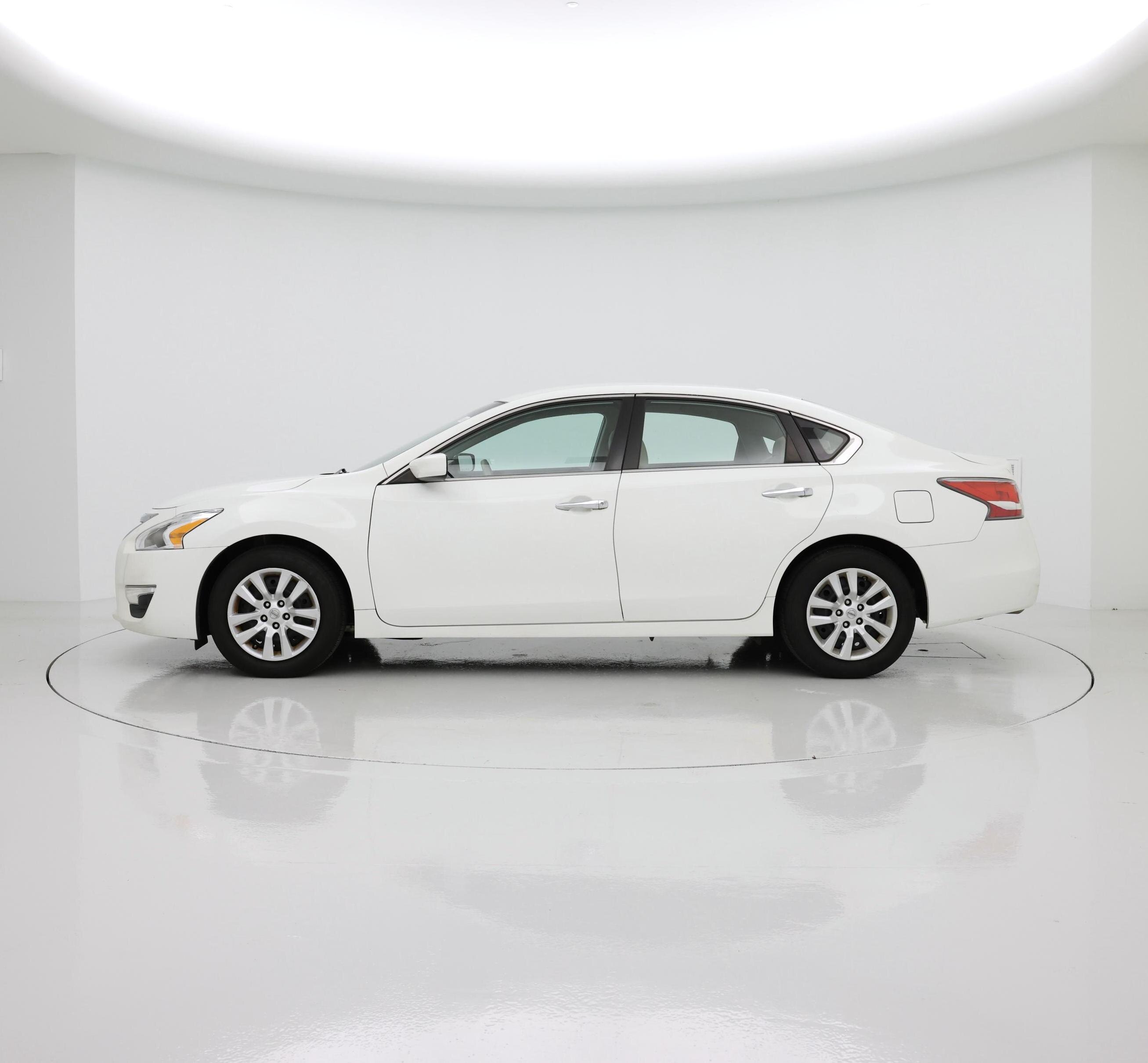 Thumbnail: 2015 Nissan Altima - 3