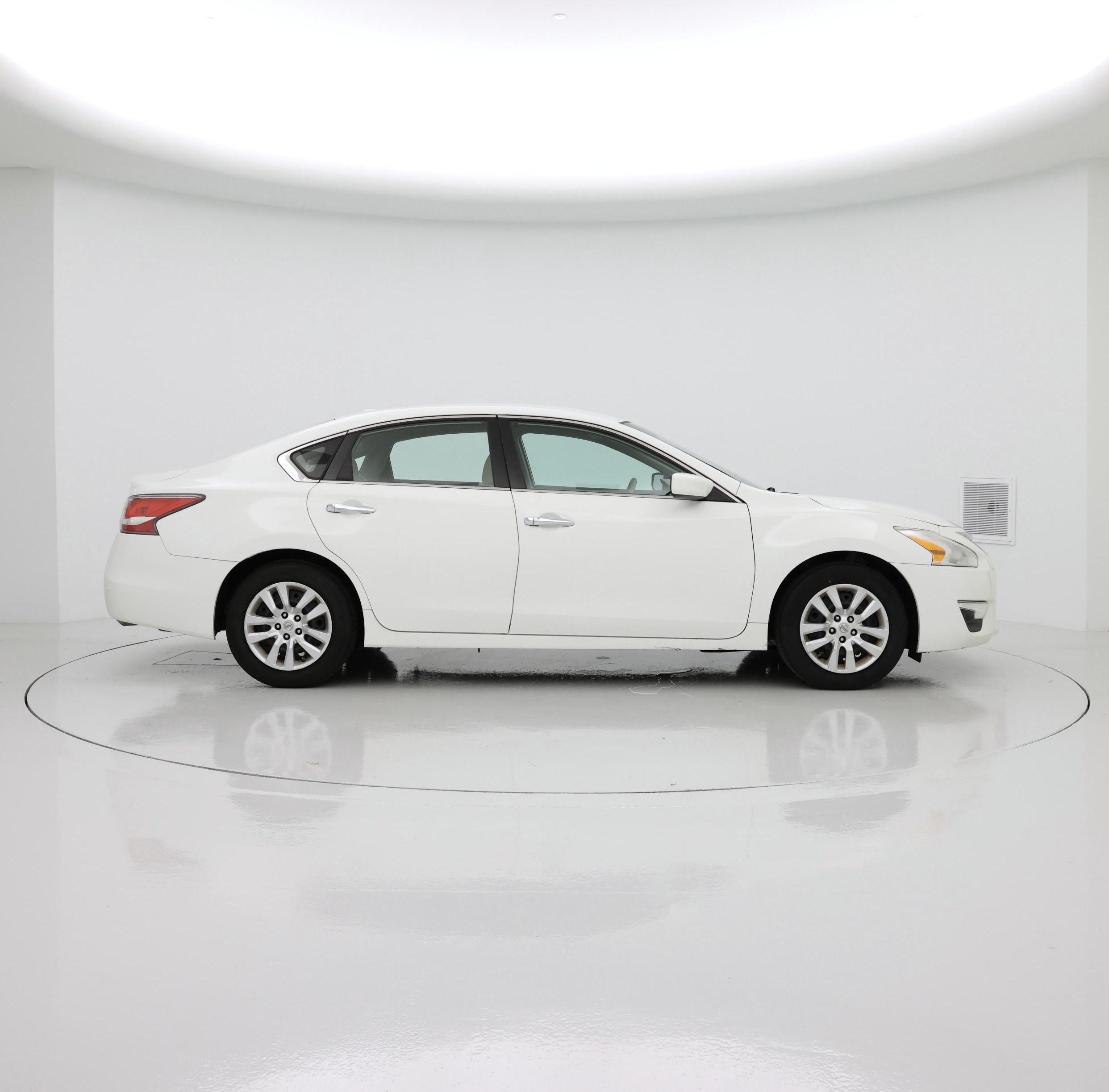 Thumbnail: 2015 Nissan Altima - 7