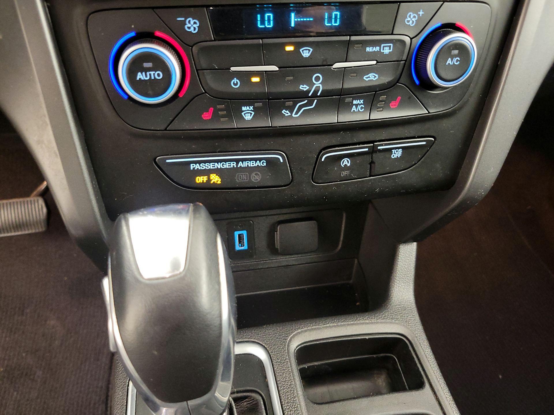 Thumbnail: 2019 Ford Escape - 16