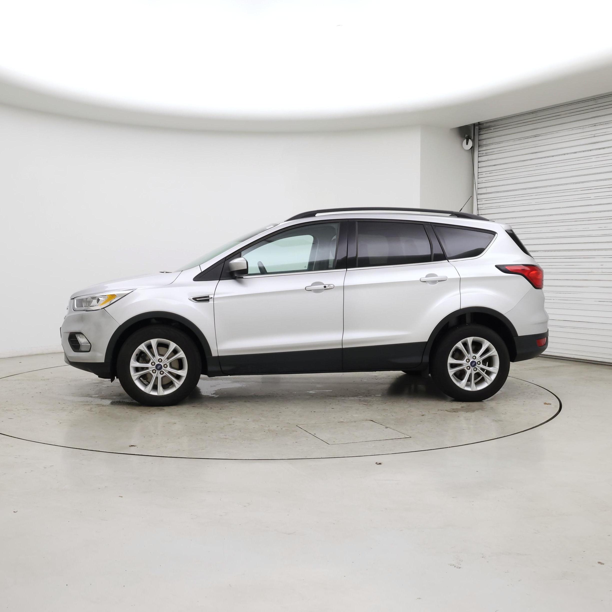 Thumbnail: 2019 Ford Escape - 3