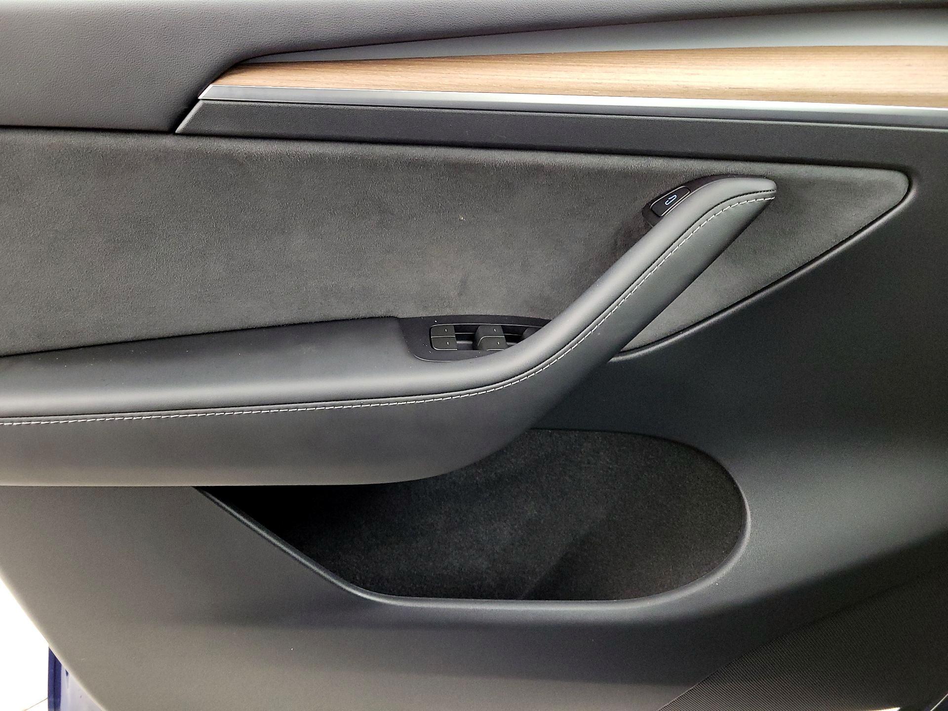 Thumbnail: 2023 Tesla Model Y - 12