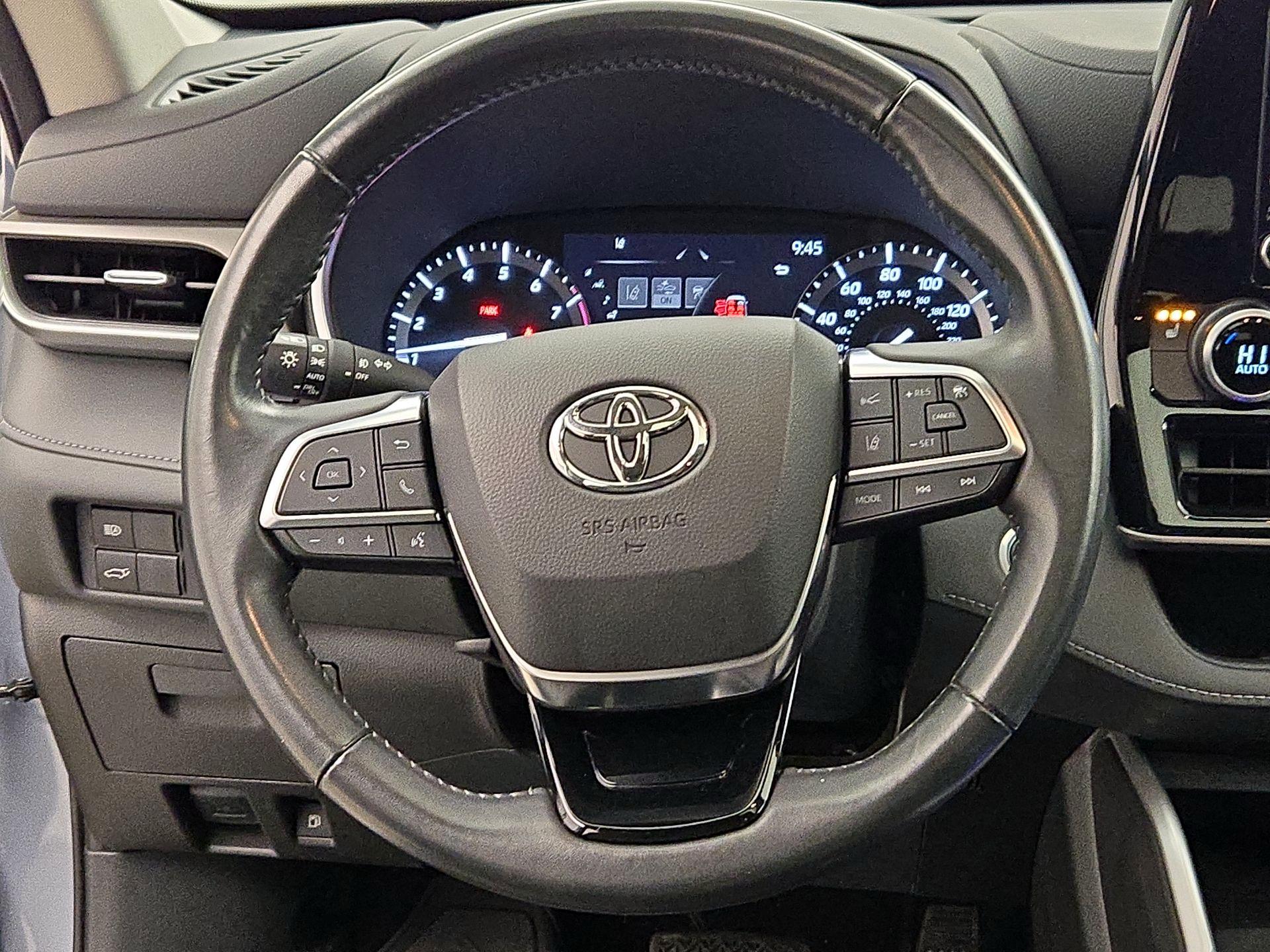 Thumbnail: 2021 Toyota Highlander - 10