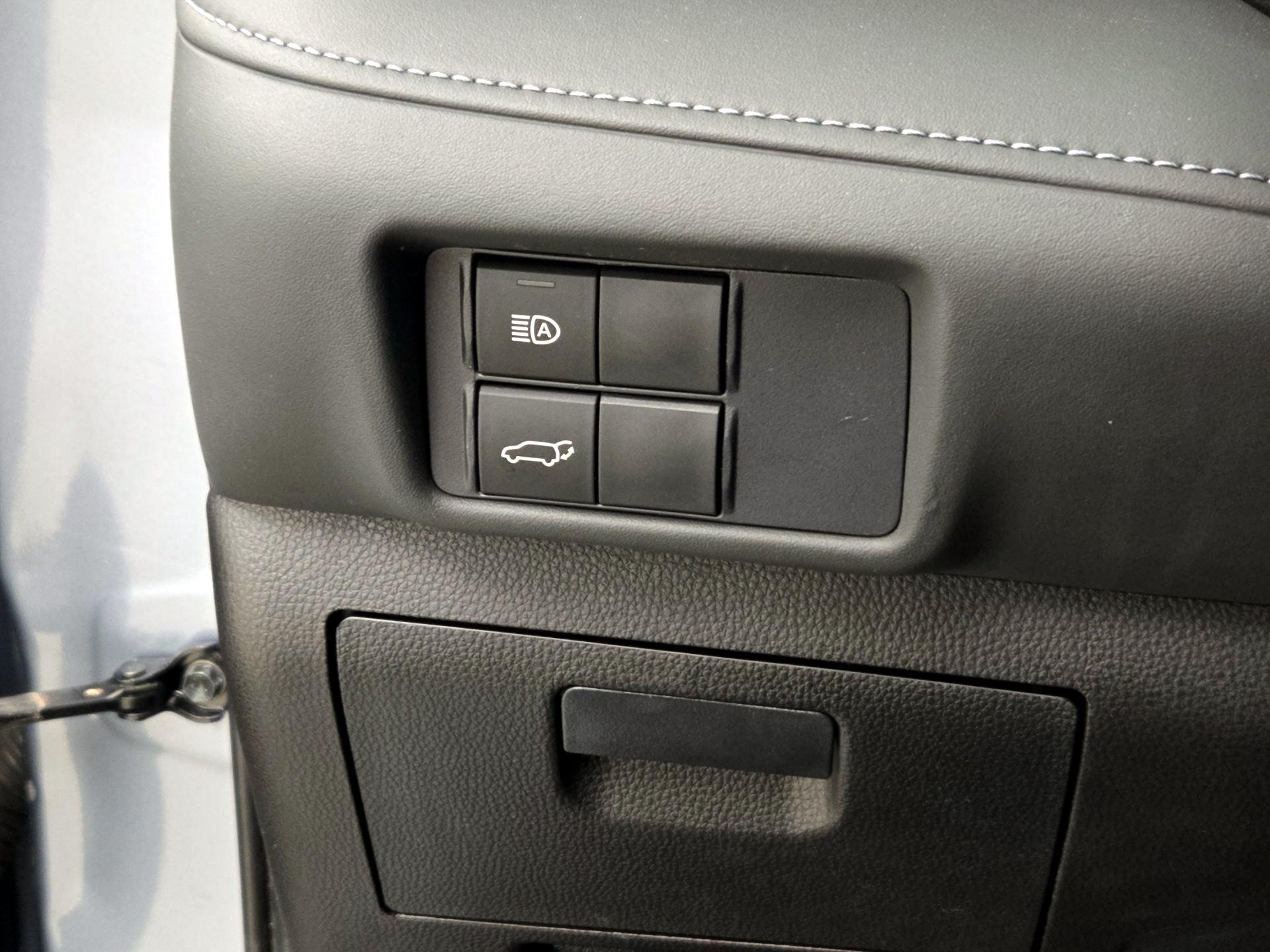 Thumbnail: 2021 Toyota Highlander - 13