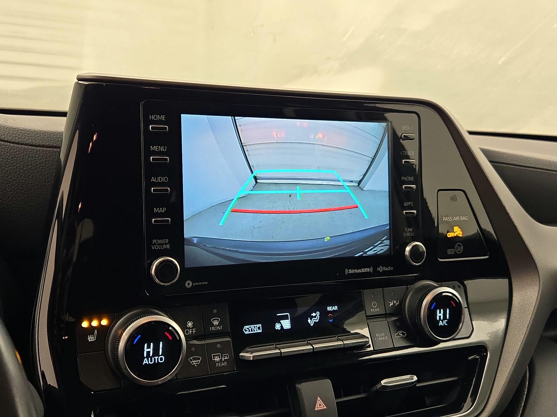 Thumbnail: 2021 Toyota Highlander - 15