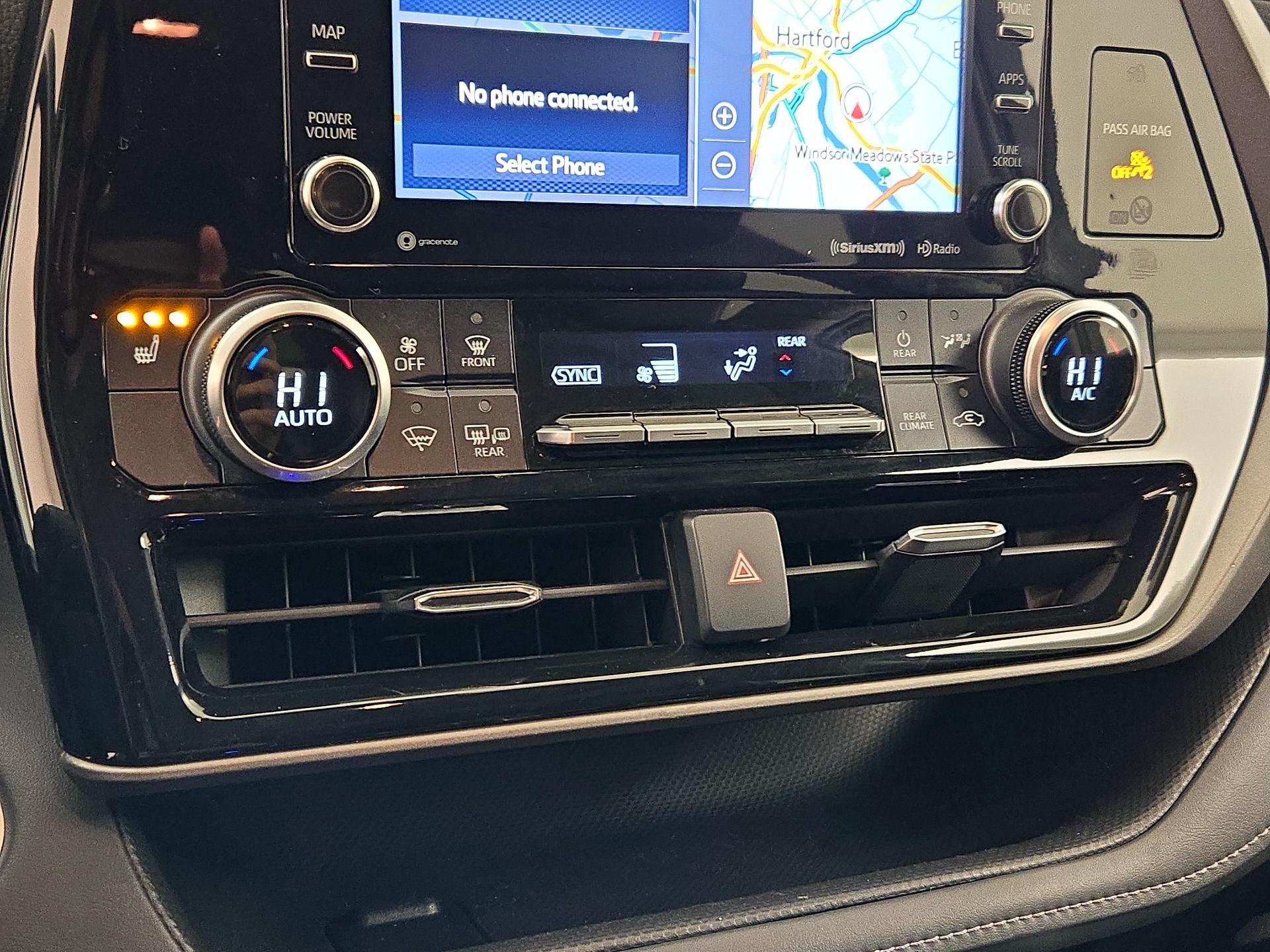 Thumbnail: 2021 Toyota Highlander - 17