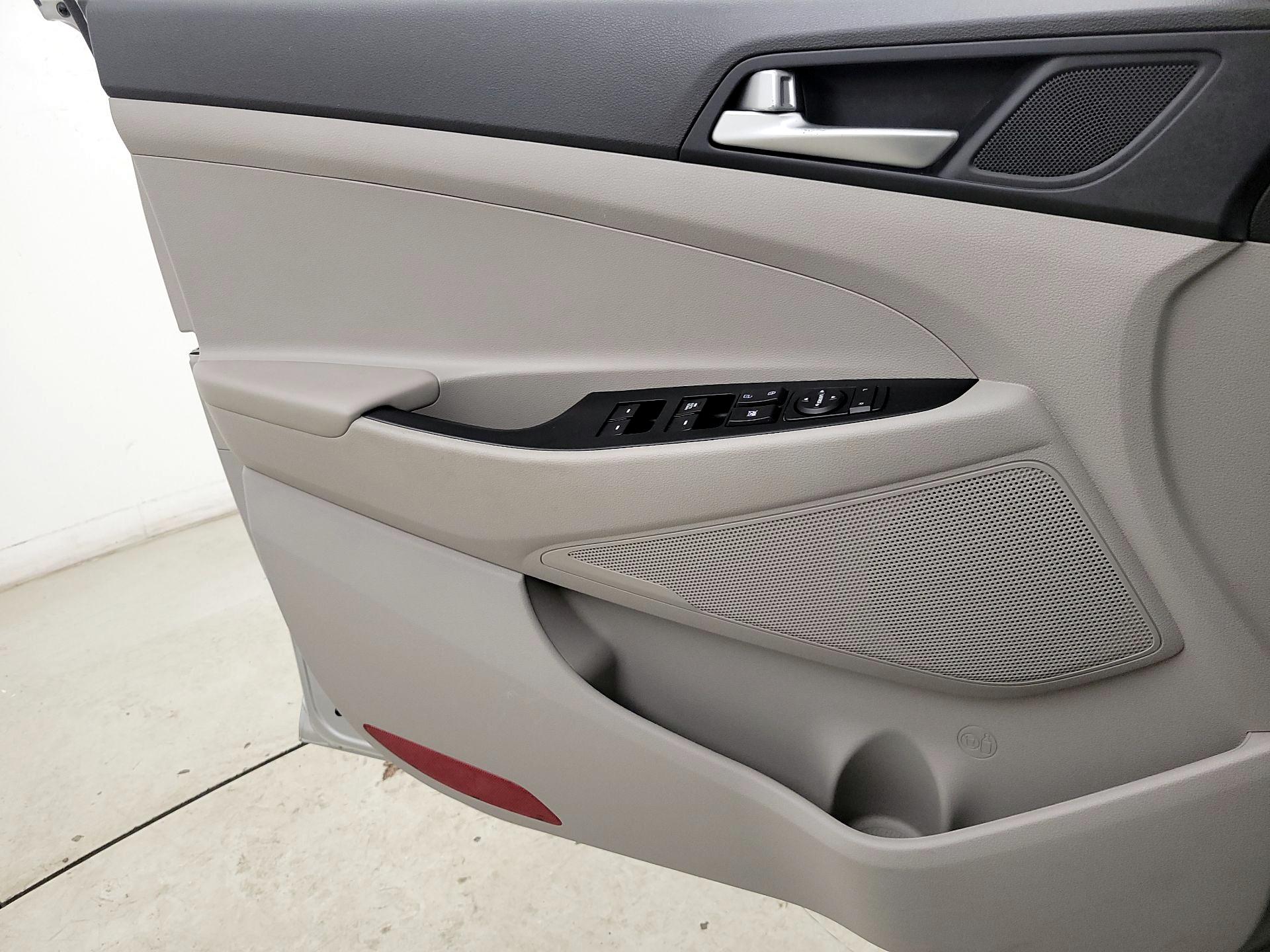Thumbnail: 2020 Hyundai Tucson - 12