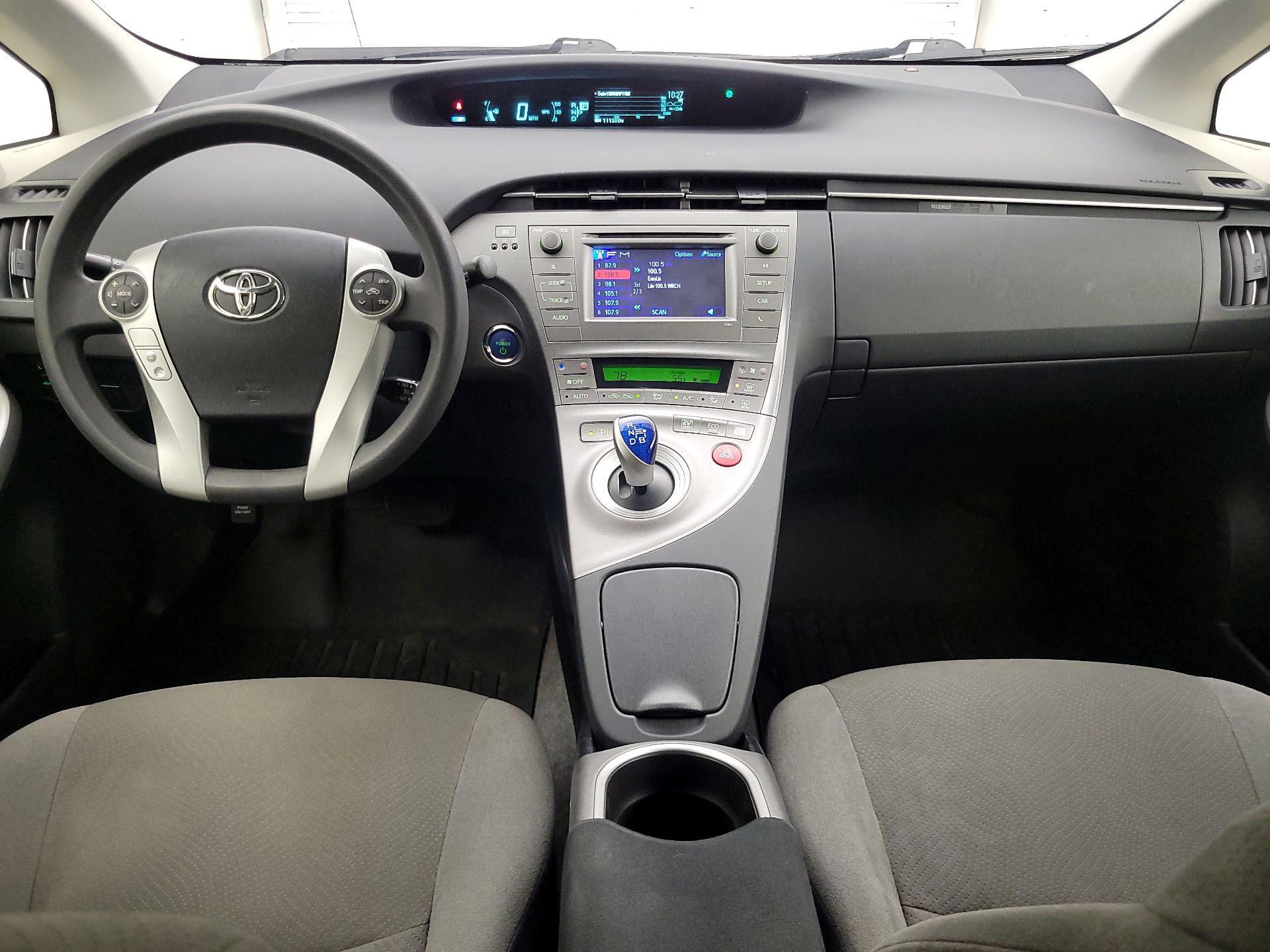 Thumbnail: 2015 Toyota Prius - 9