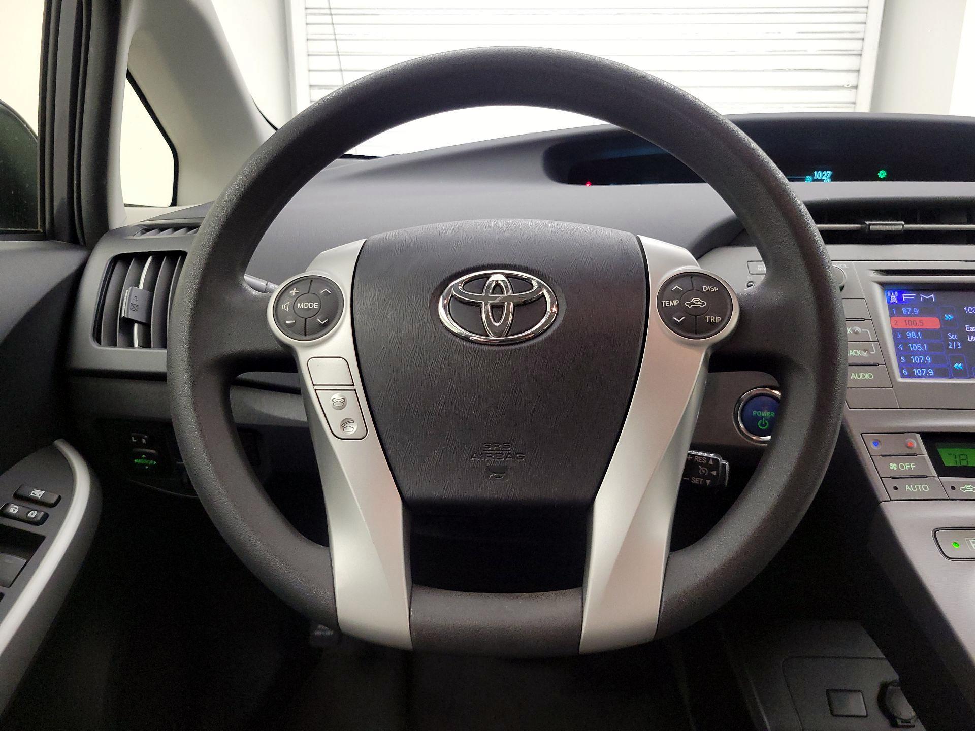 Thumbnail: 2015 Toyota Prius - 10