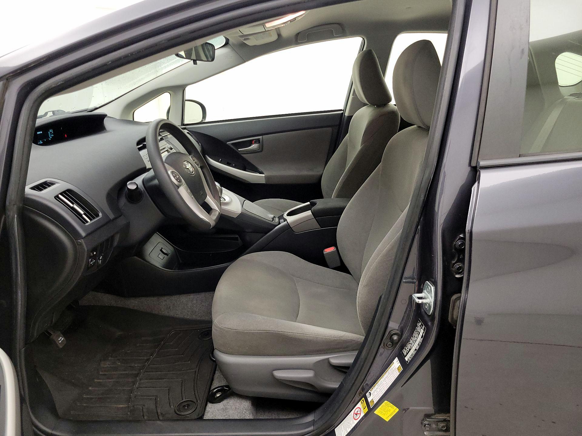 Thumbnail: 2015 Toyota Prius - 11