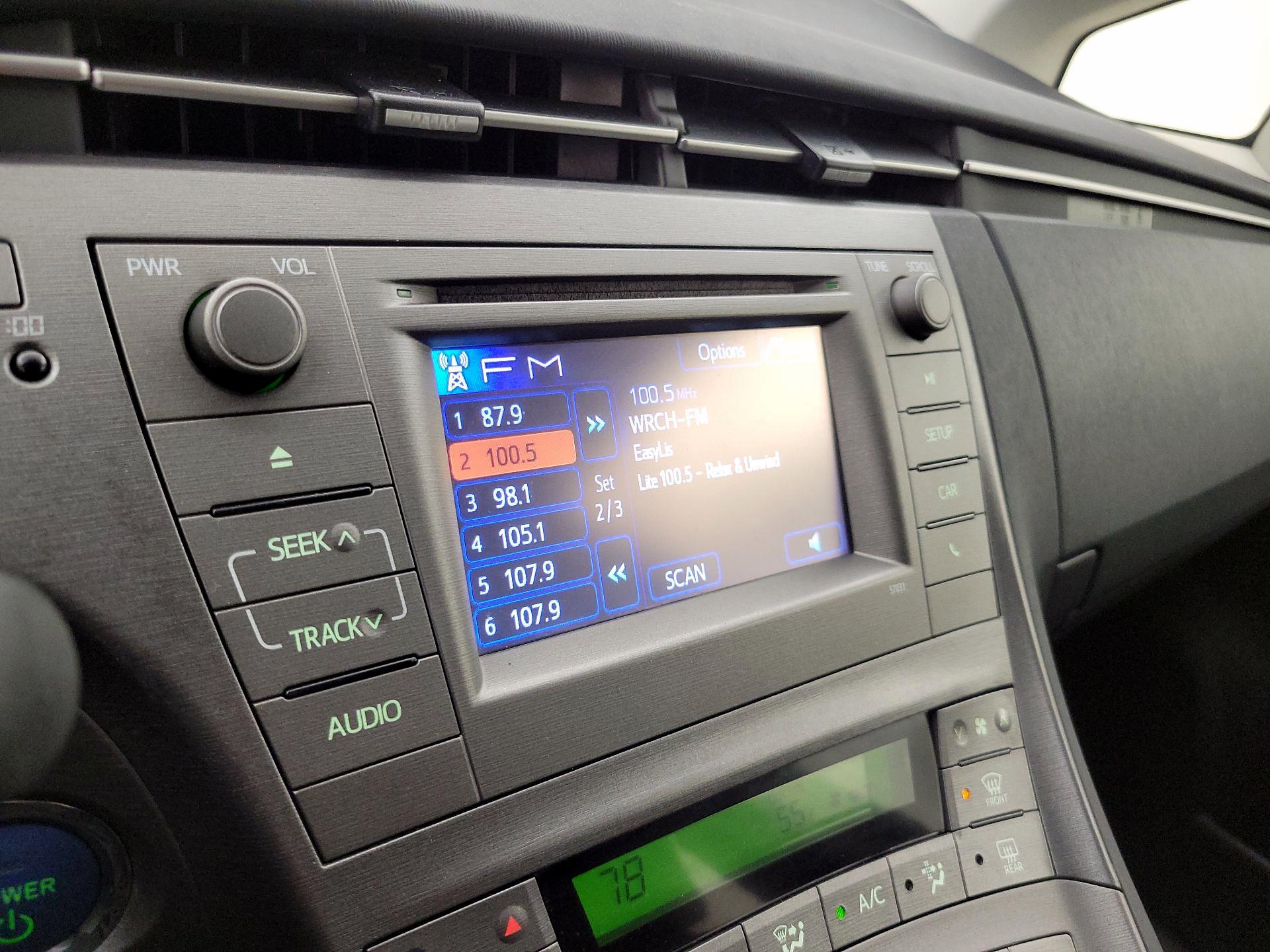 Thumbnail: 2015 Toyota Prius - 15