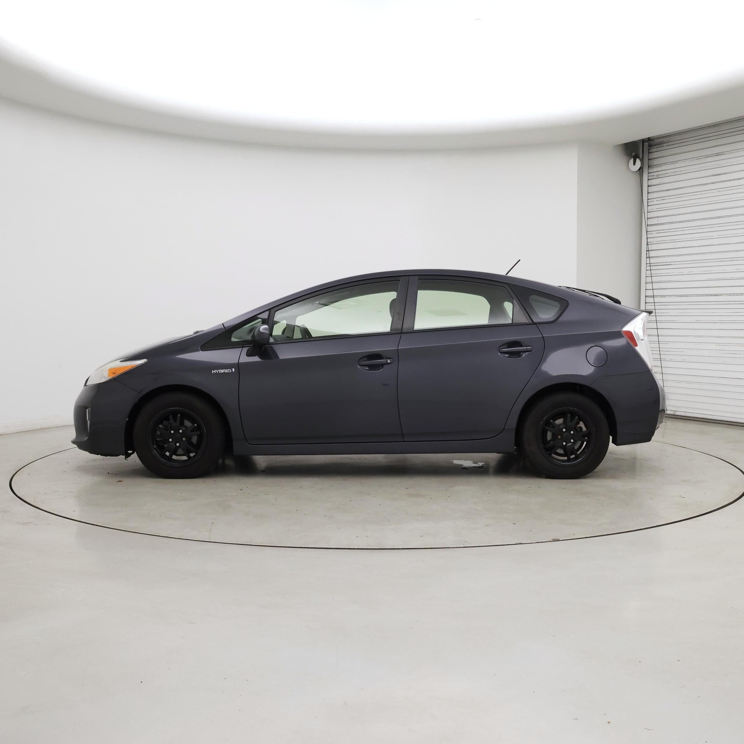 Thumbnail: 2015 Toyota Prius - 3