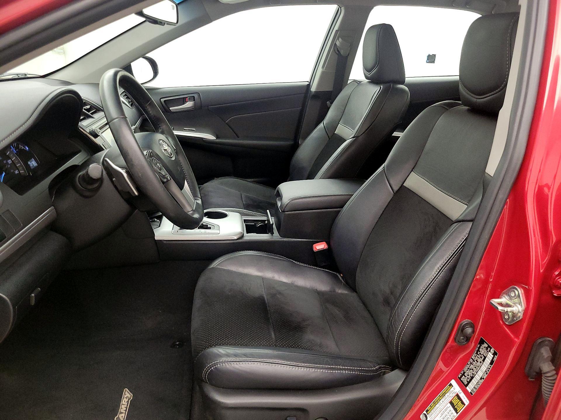 Thumbnail: 2014 Toyota Camry - 11