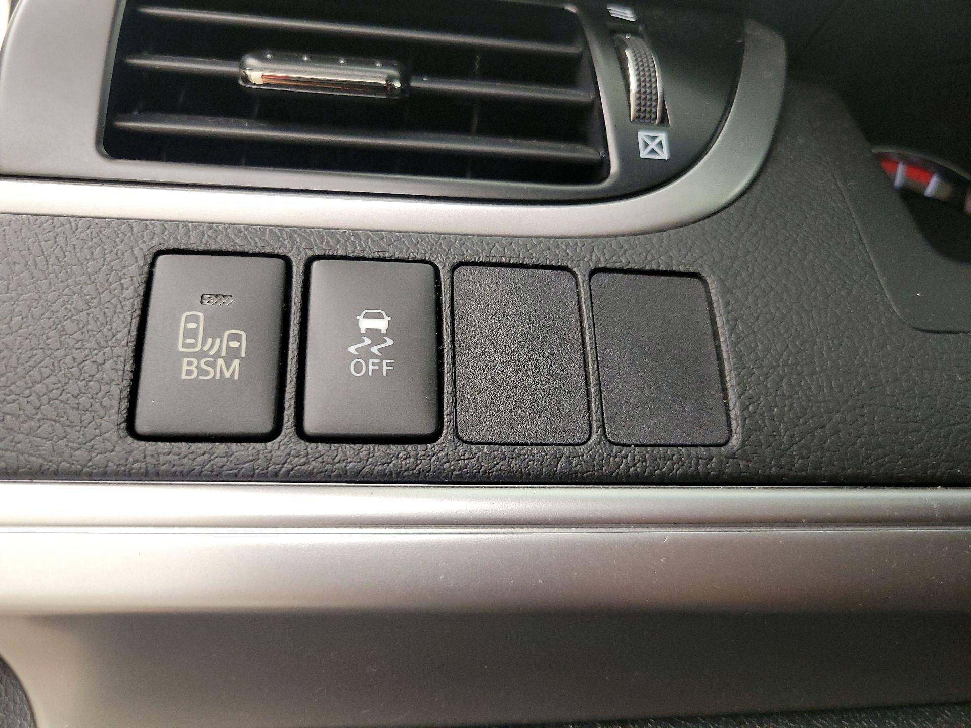 Thumbnail: 2014 Toyota Camry - 13