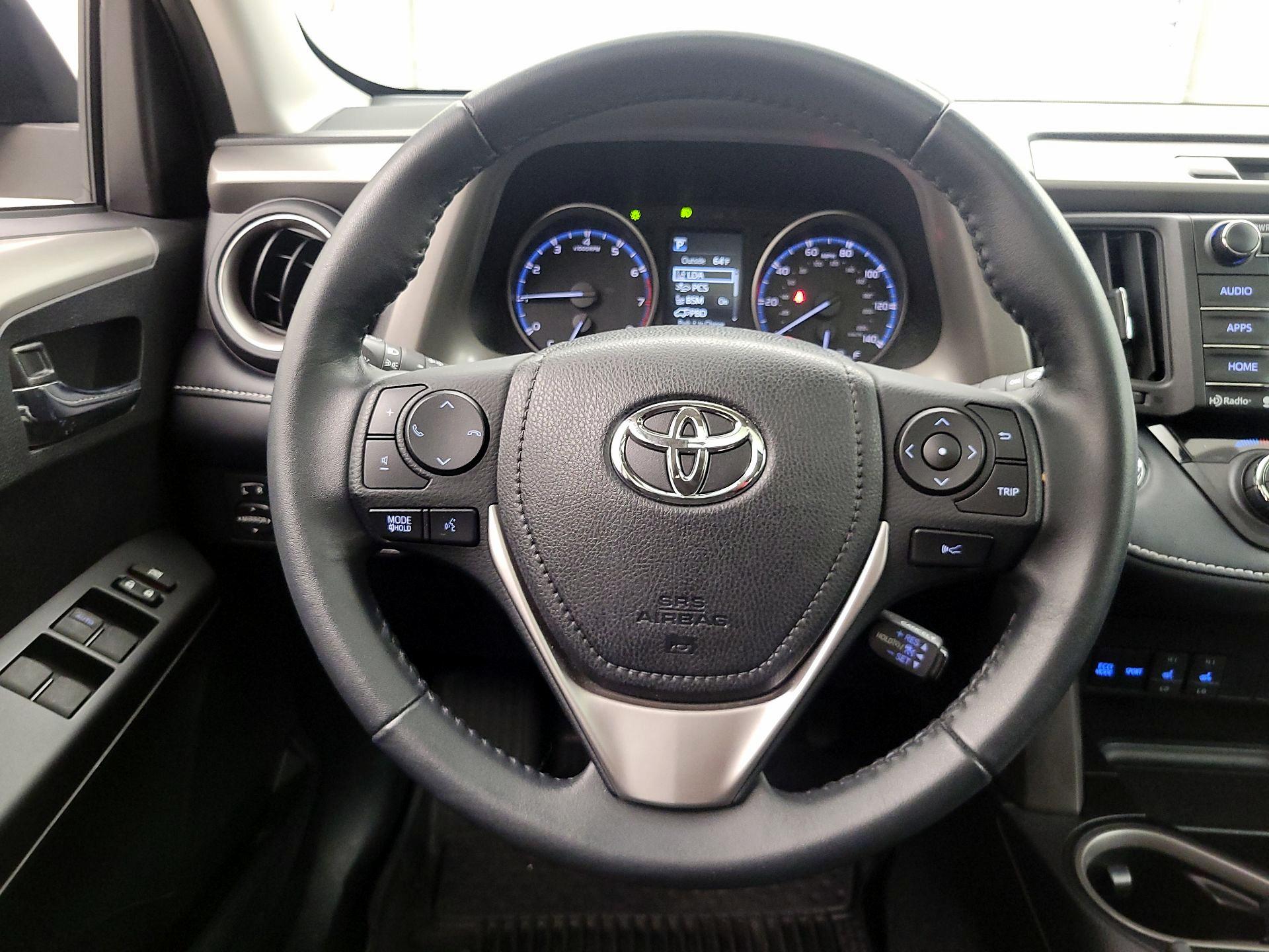 Thumbnail: 2018 Toyota RAV4 - 10