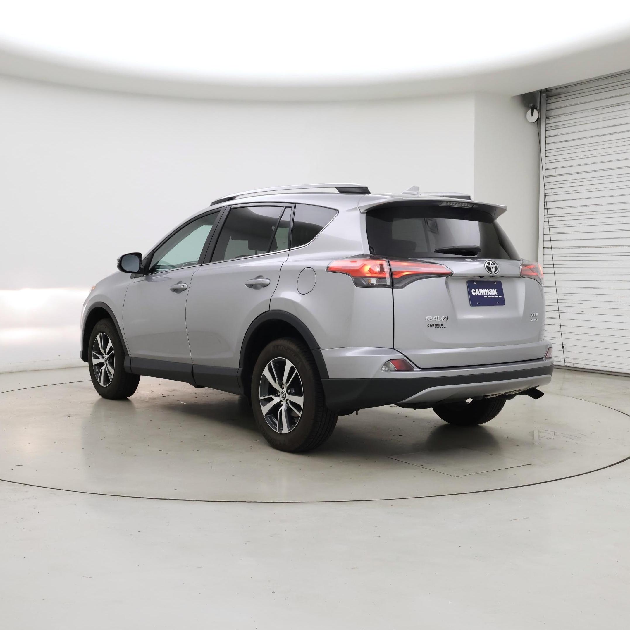 Thumbnail: 2018 Toyota RAV4 - 2