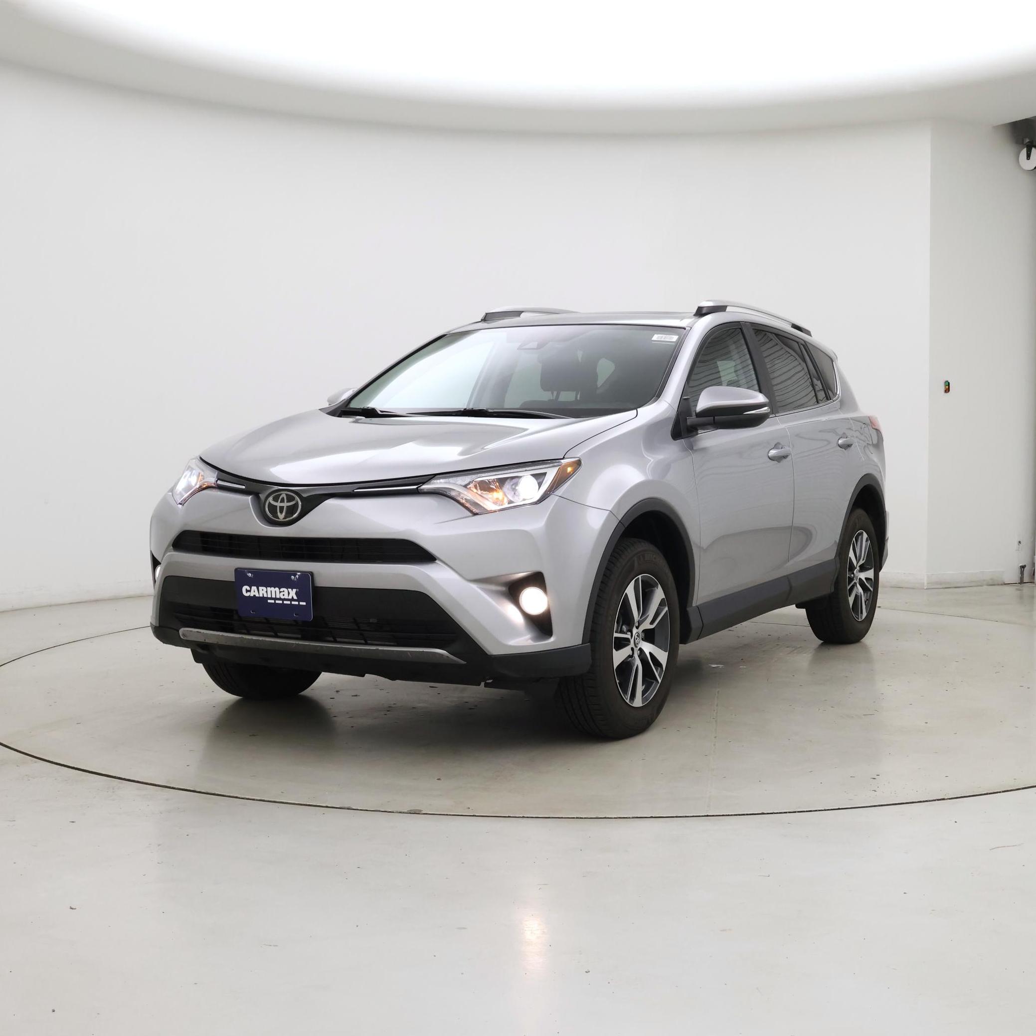 Thumbnail: 2018 Toyota RAV4 - 4