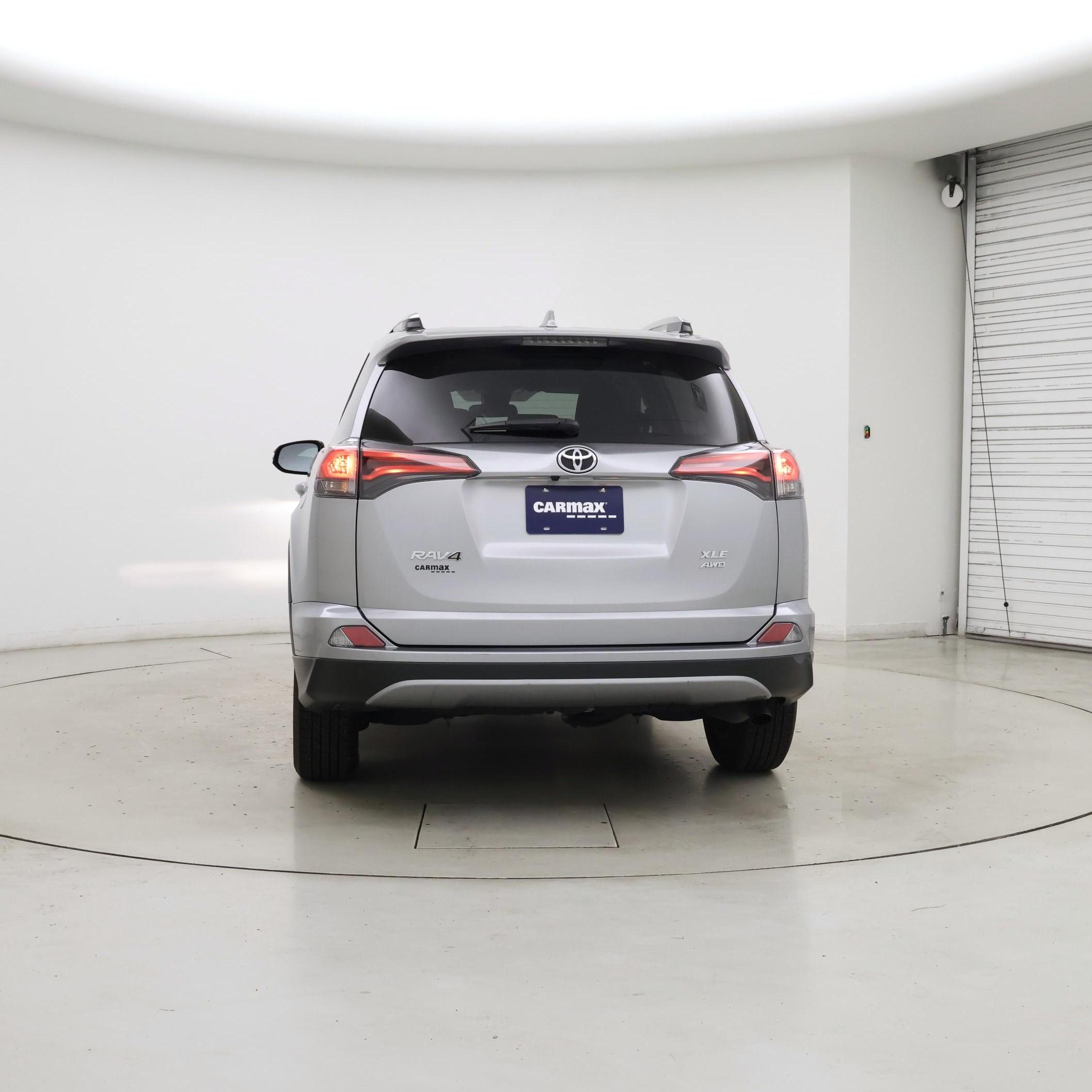 Thumbnail: 2018 Toyota RAV4 - 6