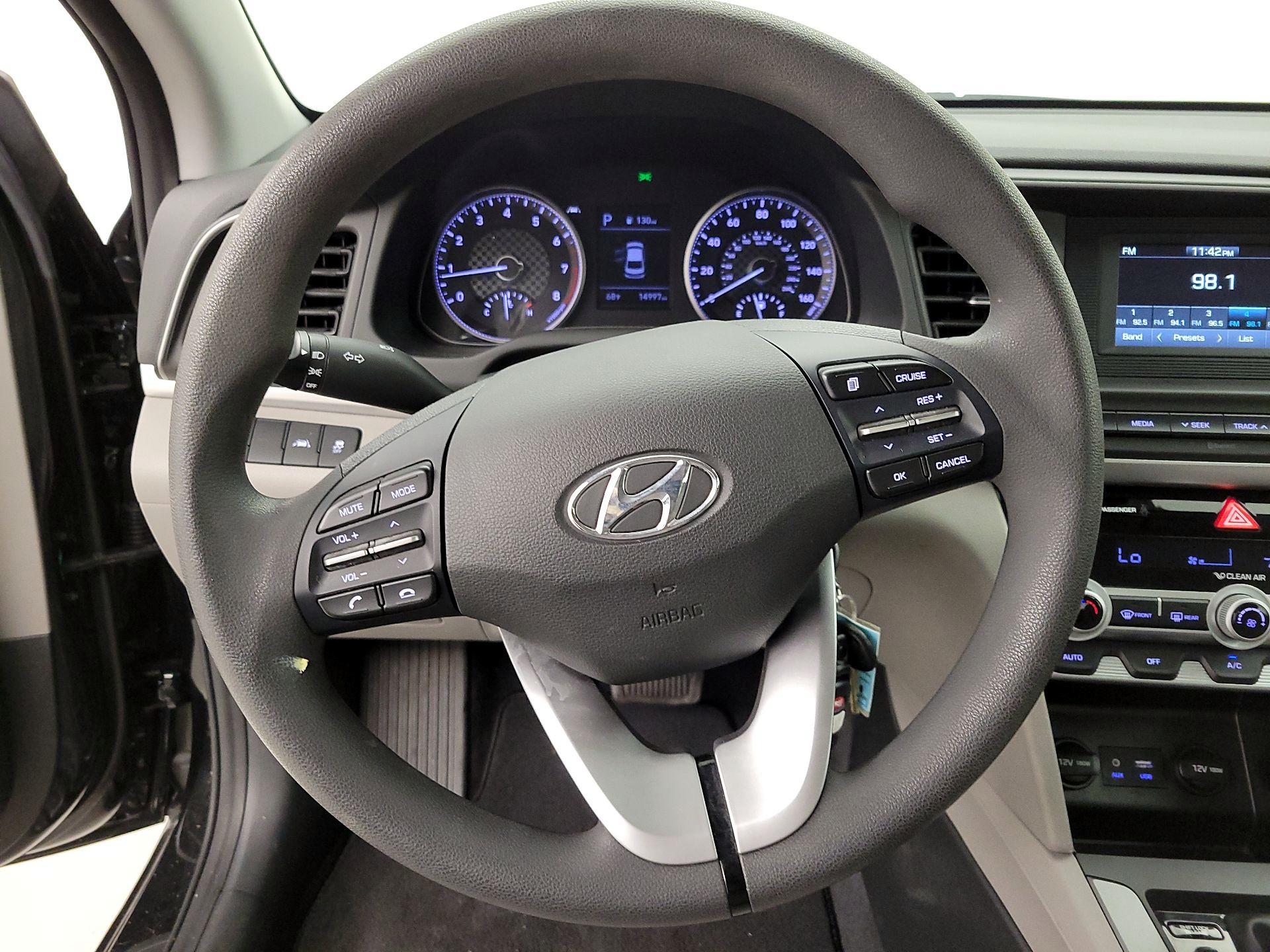 Thumbnail: 2020 Hyundai Elantra - 10