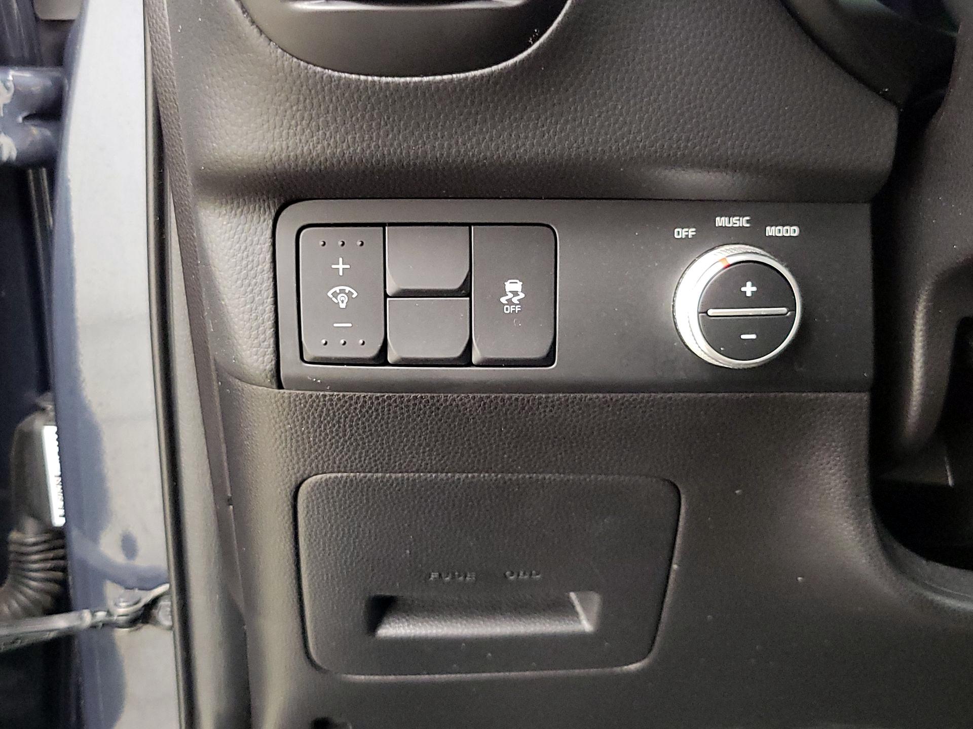 Thumbnail: 2015 Kia Soul - 13