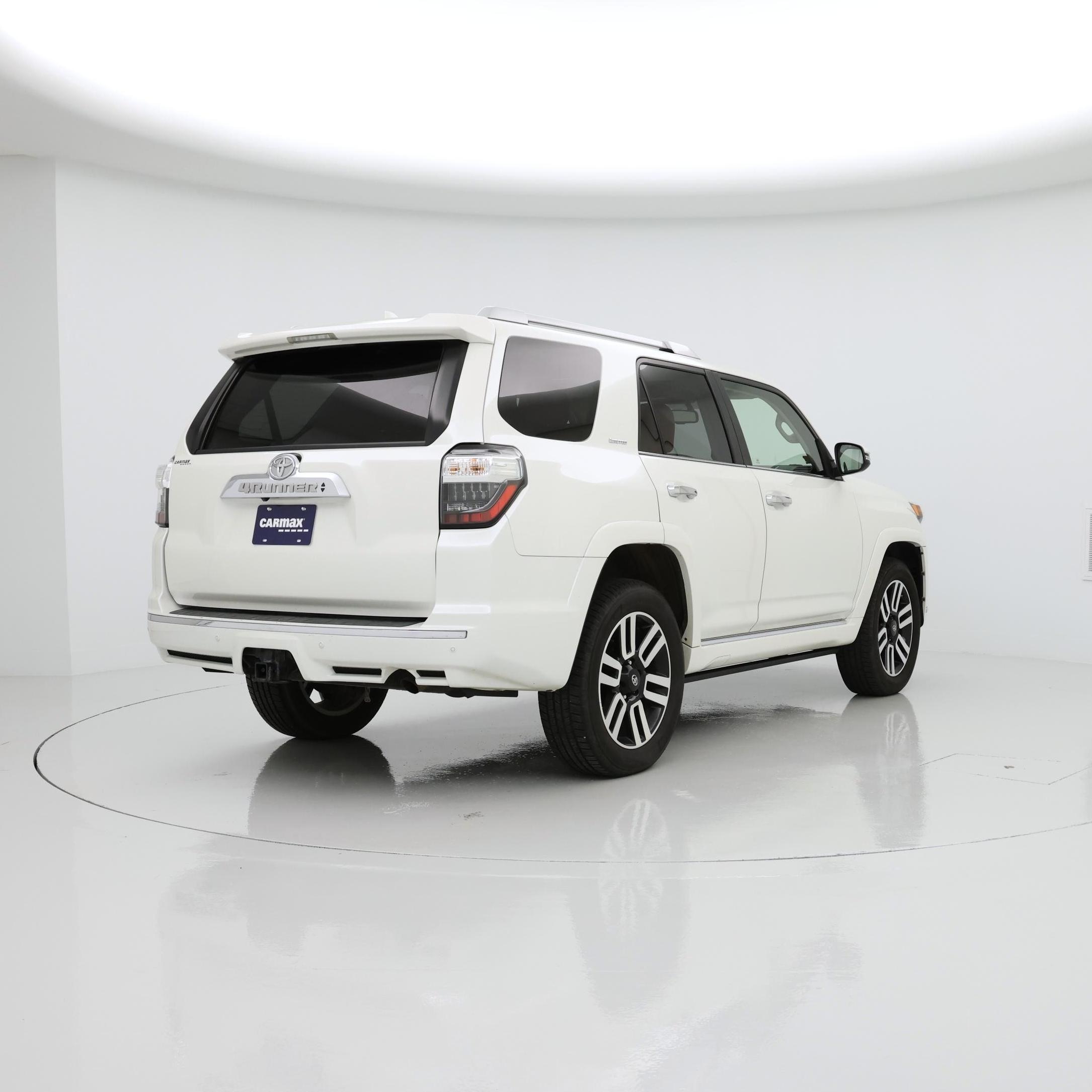 Thumbnail: 2017 Toyota 4Runner - 8