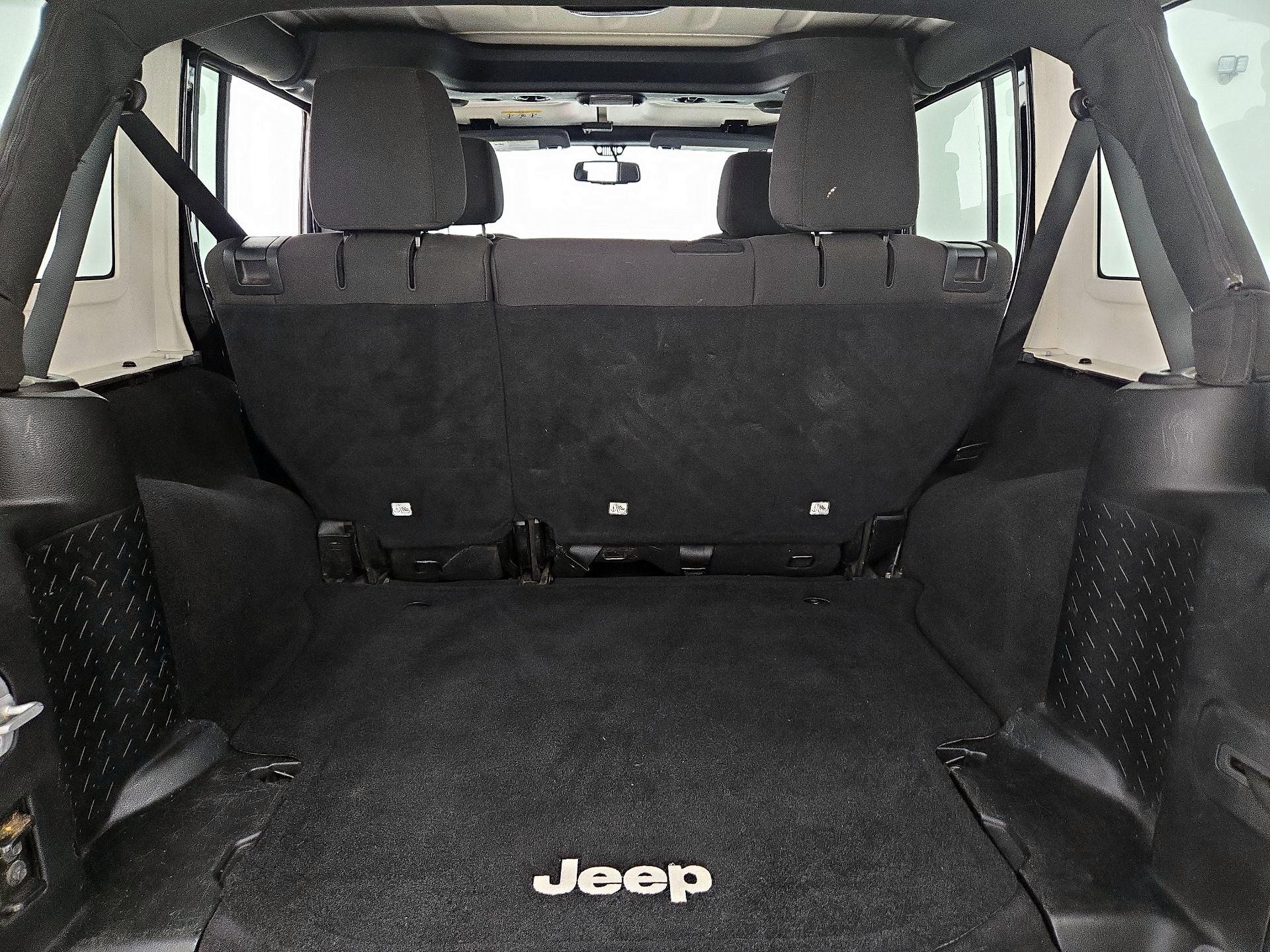 Thumbnail: 2014 Jeep Wrangler - 18