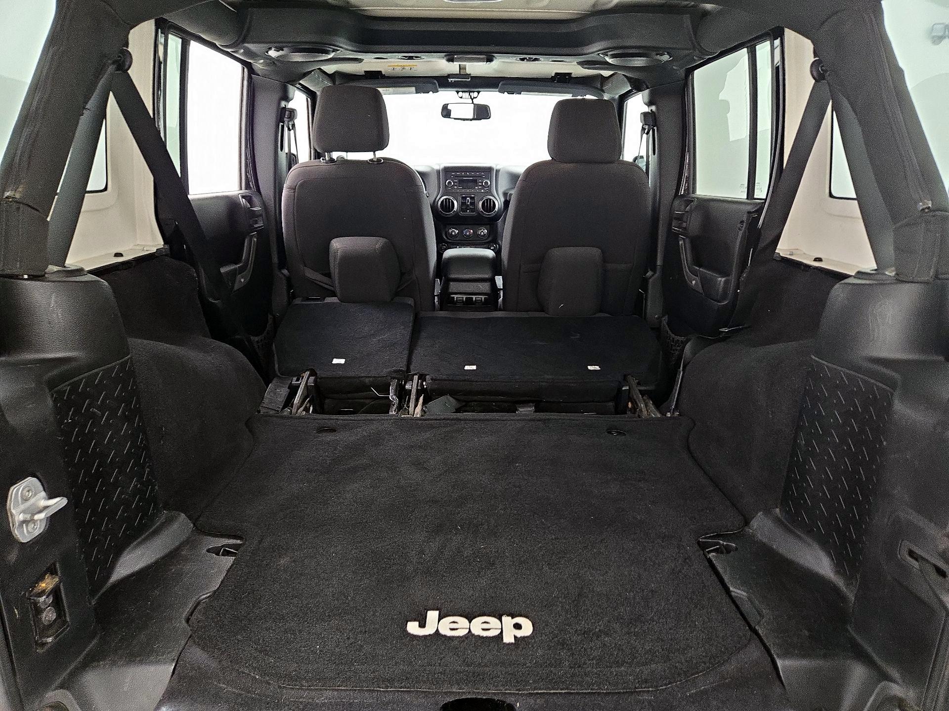 Thumbnail: 2014 Jeep Wrangler - 19