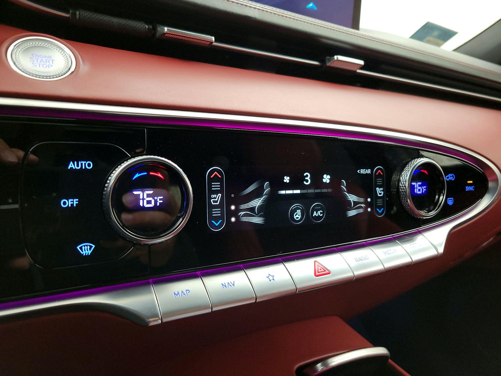 Thumbnail: 2023 Genesis GV70 - 17