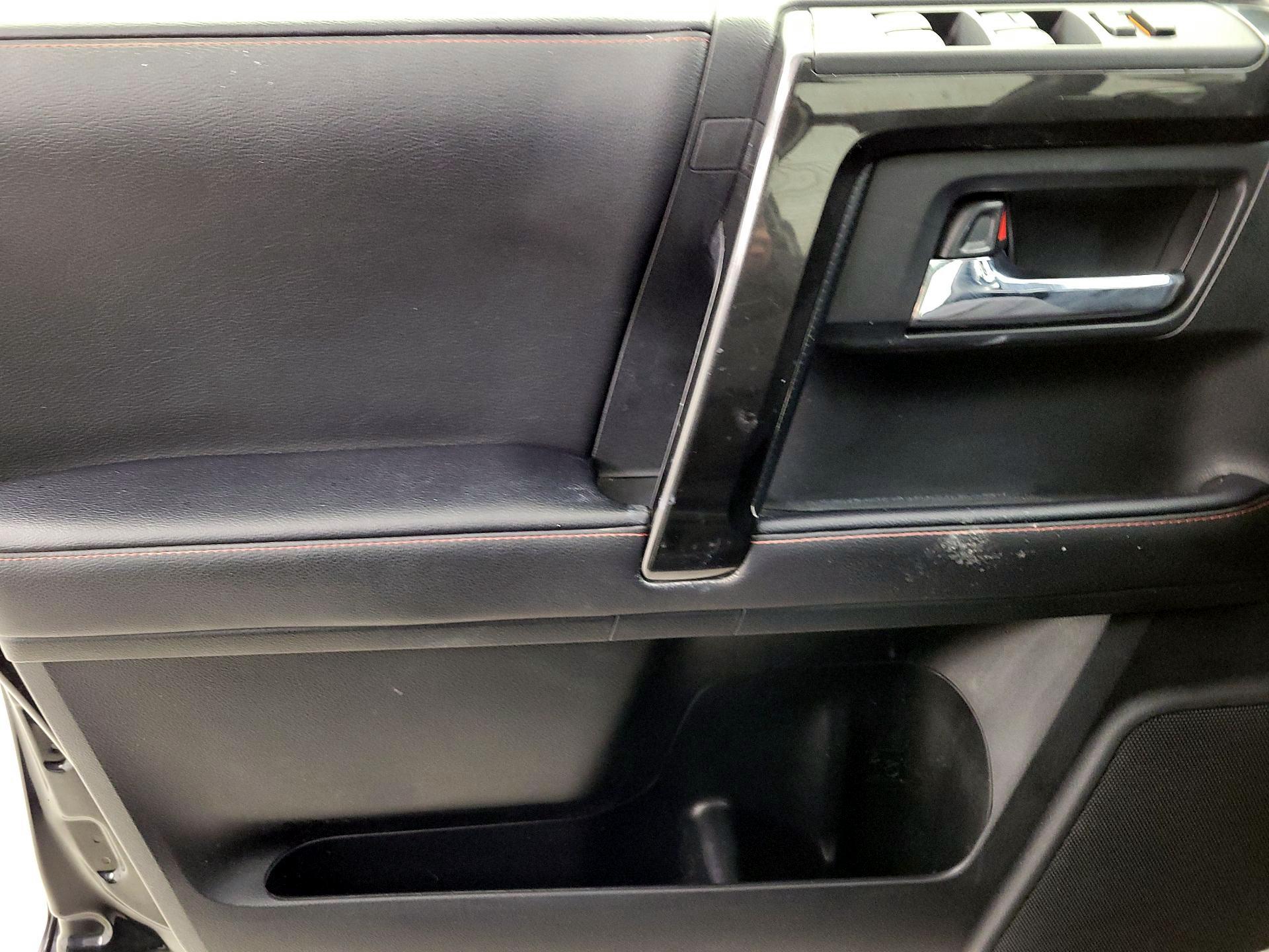 Thumbnail: 2022 Toyota 4Runner - 12