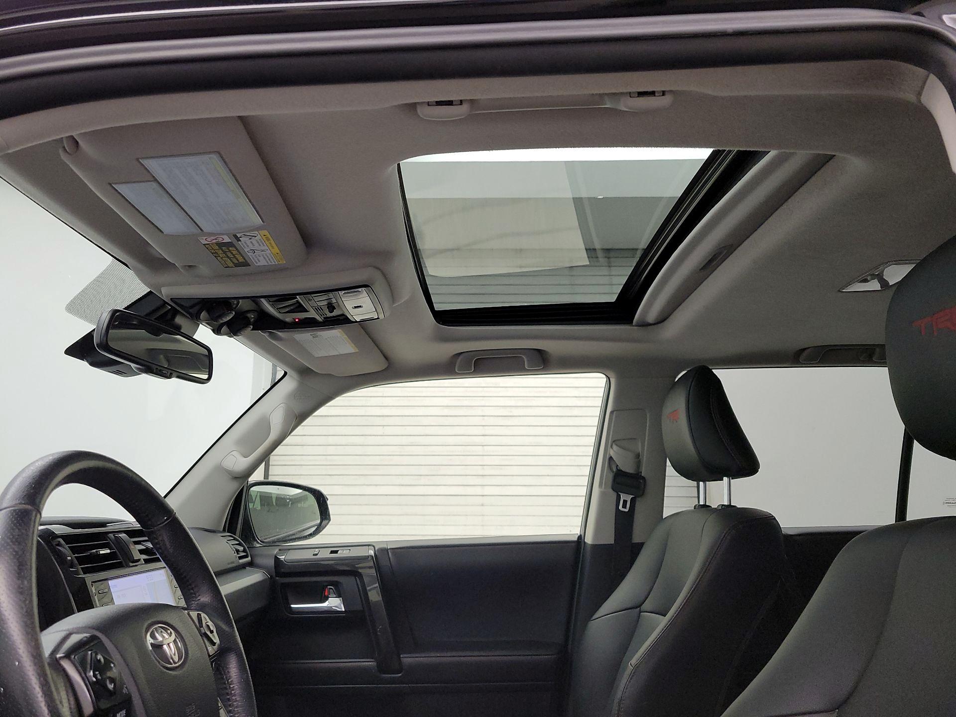 Thumbnail: 2022 Toyota 4Runner - 20